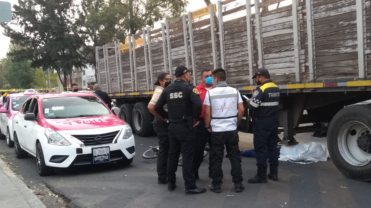 Murió ciclista atropellado por tráiler en La Viga, Iztapalapa