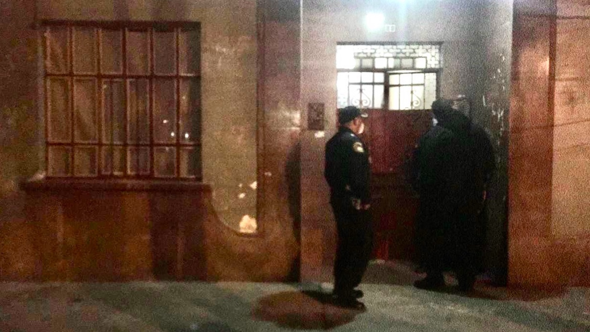 Encuentran maniatada a mujer en cuarto de azotea en la Condesa