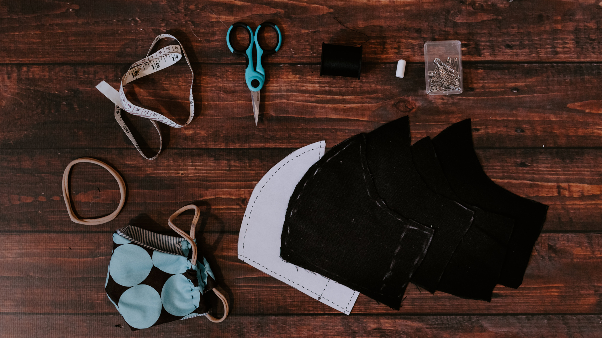 Cubrebocas de tela deben ser de triple capa: OMS