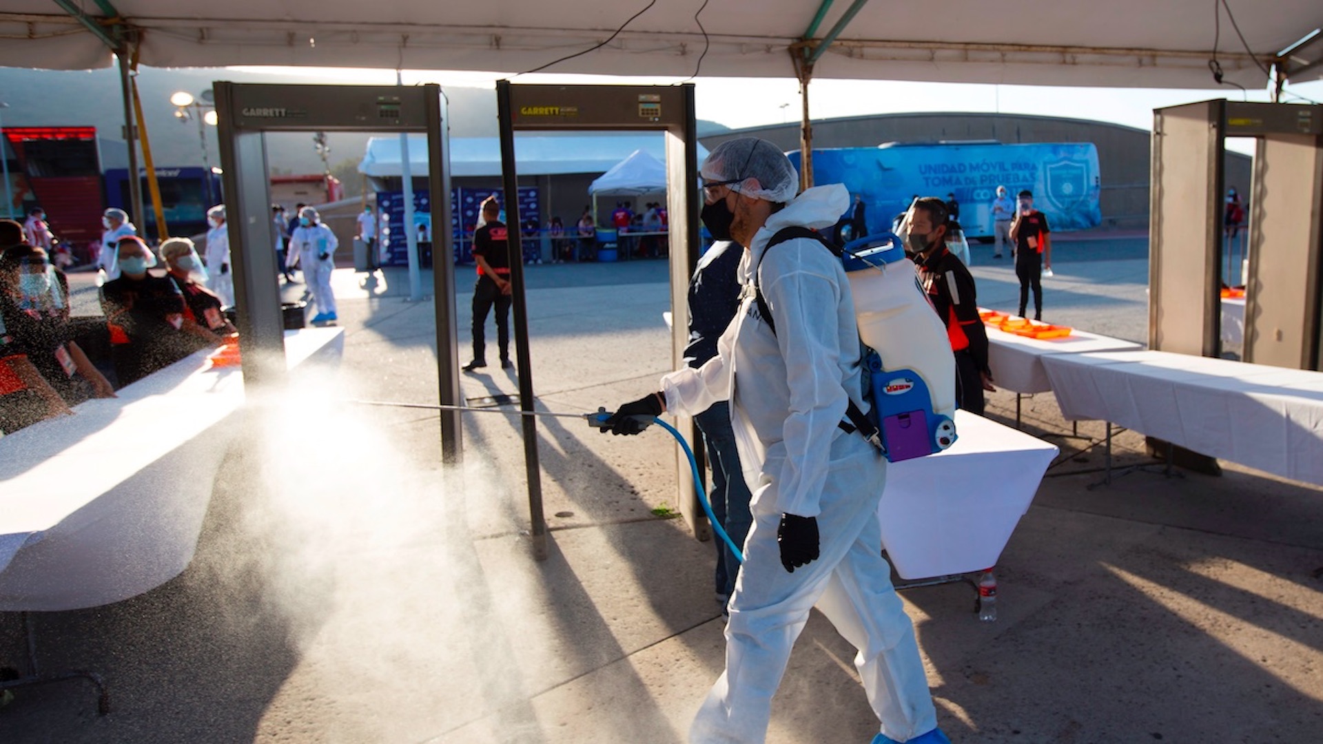 México registró en las últimas 24 horas  mil 439 casos positivos y 234 muertos por COVID-19