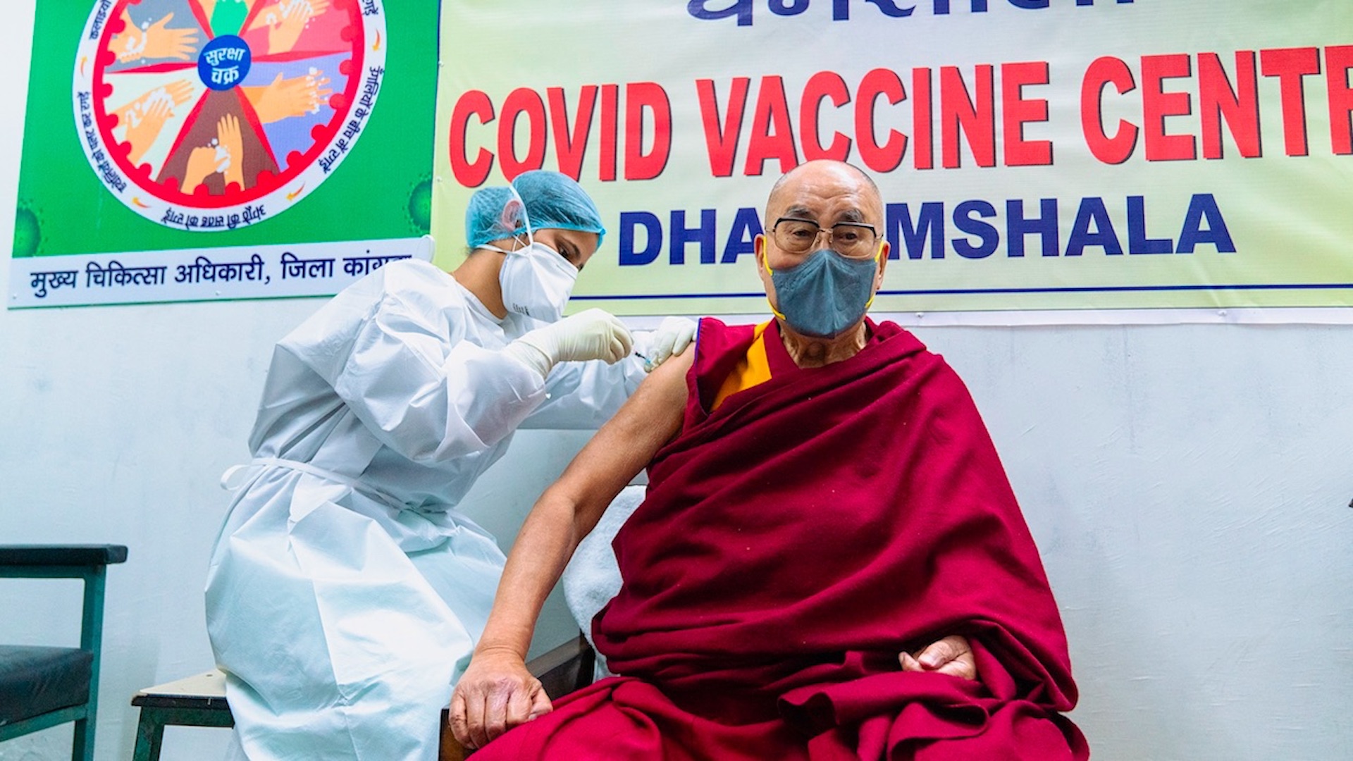 #Video Dalai lama recibe la primera dosis de vacuna contra el COVID-19
