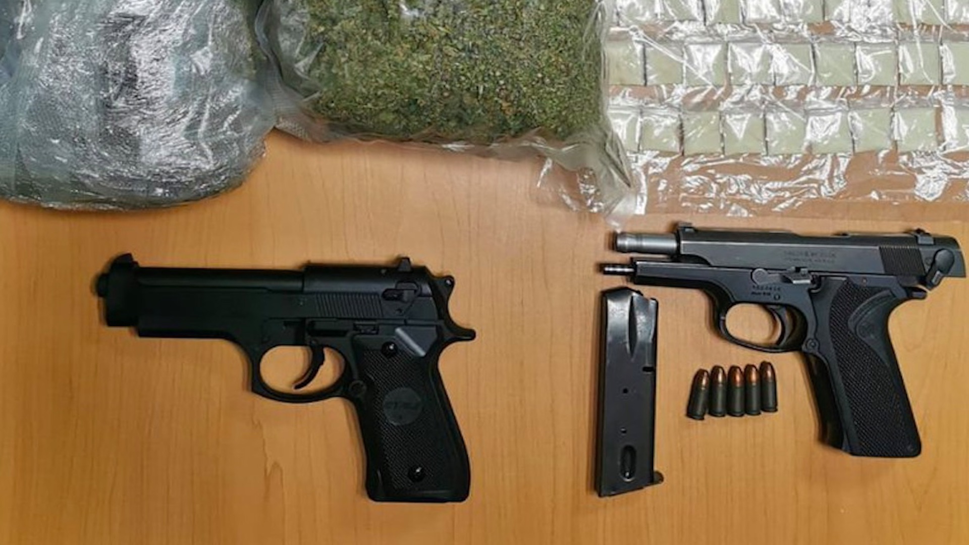 Detienen a Francisco ‘N’, presunto integrante de la banda de Lenin Canchola, mientras comía tacos en Álvaro Obregón