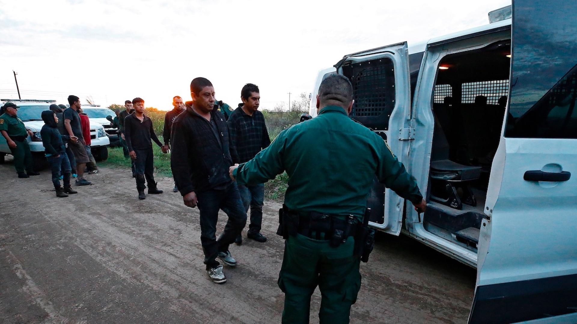 EE.UU. espera más migrantes en frontera con México ahora que en últimos 20 años - detenciones-de-migrantes-en-estados-unidos