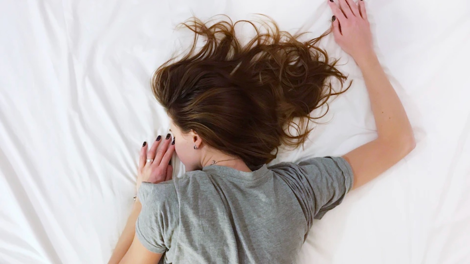 Problemas del sueño podrían ser un factor de riesgo ante el COVID-19