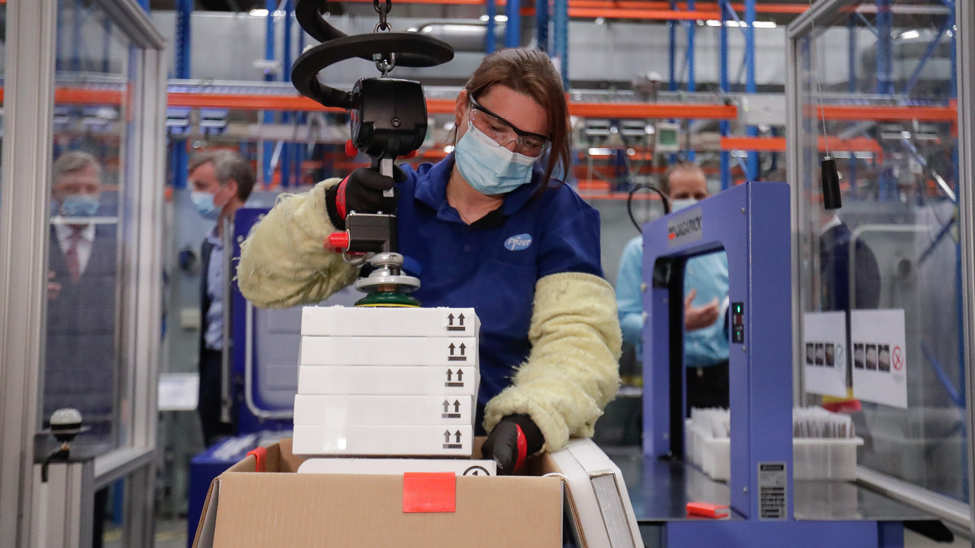 Pfizer y BioNTech aspiran a producir 2 mil 500 millones de dosis de vacuna en 2021