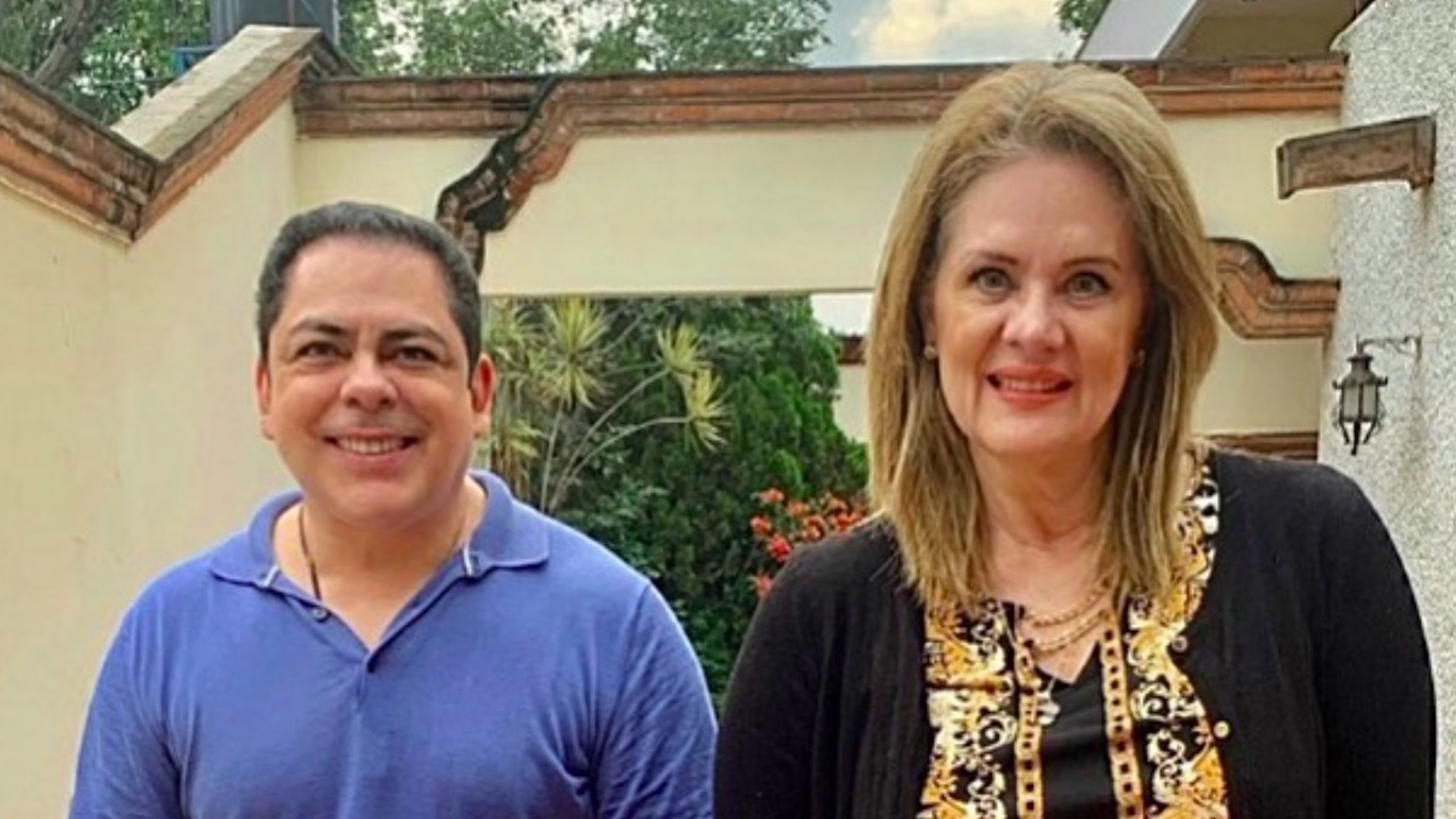 Érika Buenfil pide apoyo para el actor Óscar Ferretti, que sufrió paro cardíaco