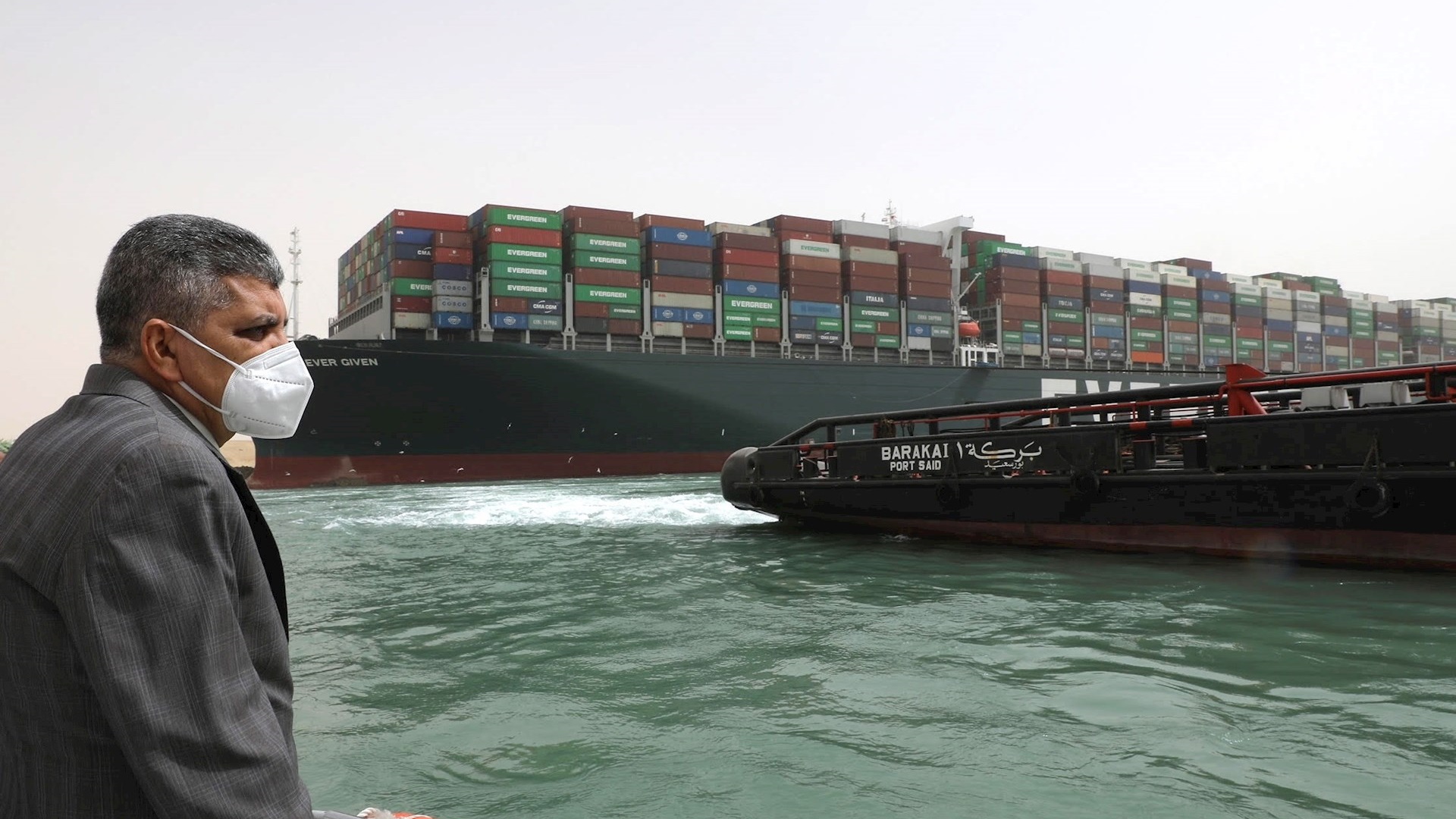 Canal de Suez permanece bloqueado por buque encallado; más de 200 barcos esperan - evergreen-canal-de-suez-egipto-barco-encallado-2