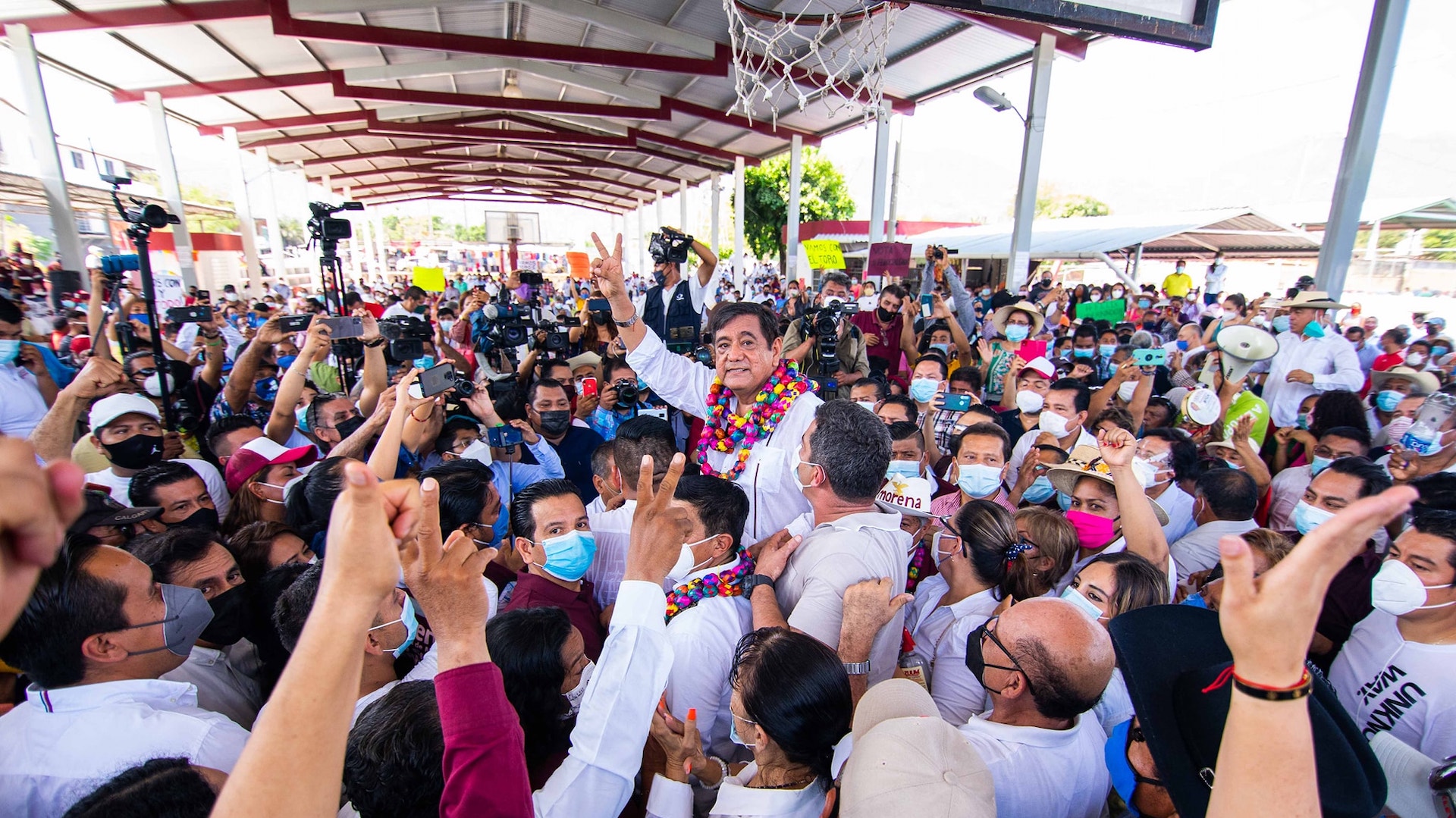 He sido objeto de linchamiento político sin precedente en México; estoy con la cara y la frente en alto, asegura Salgado Macedonio