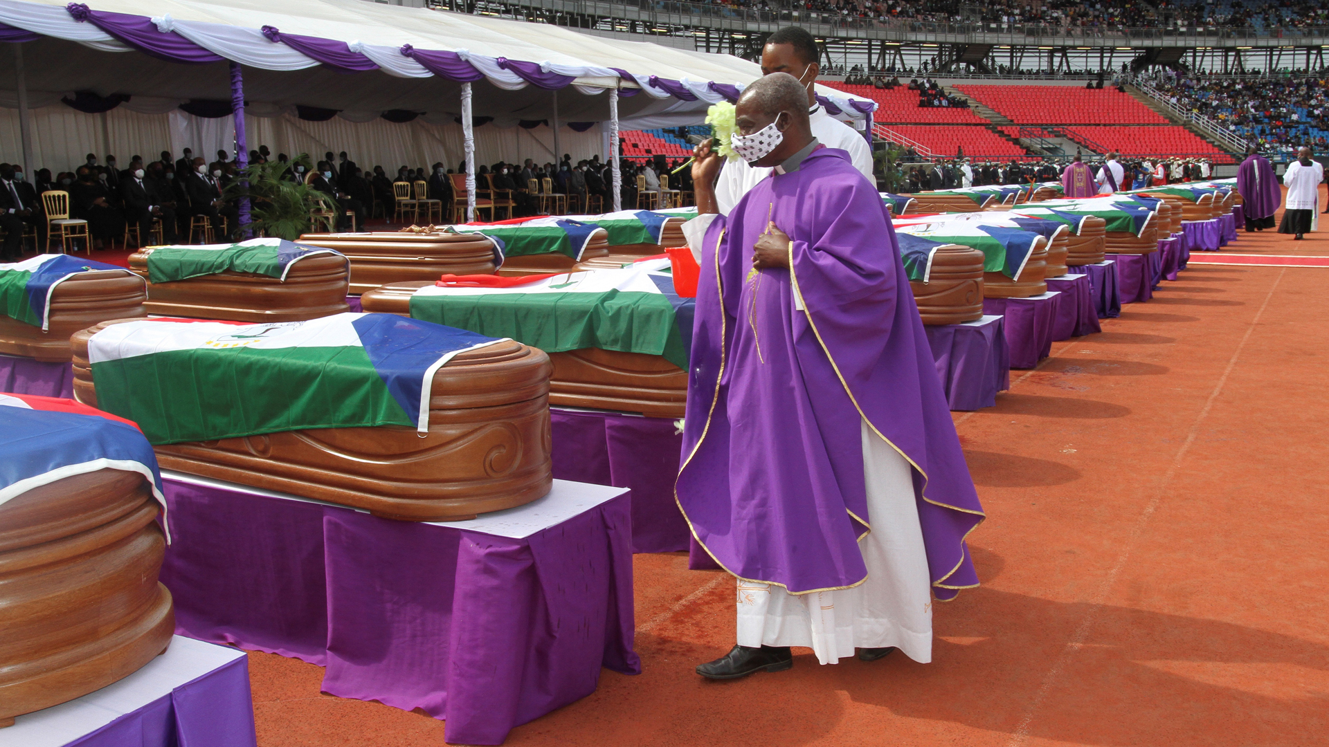 Guinea Ecuatorial llora a víctimas de explosiones en Bata en funeral de Estado