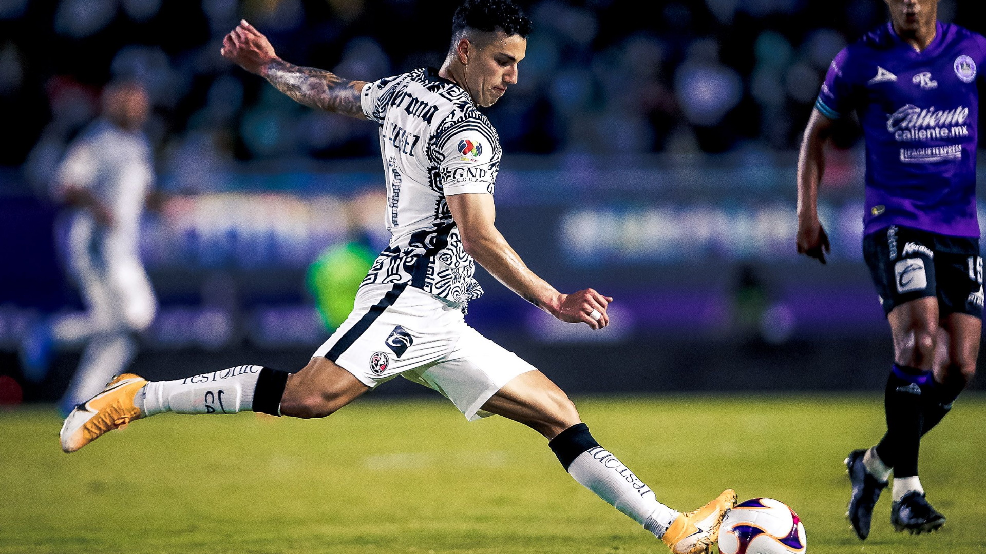 América derrota al Mazatlán y toma el liderato del Guard1anes 2021