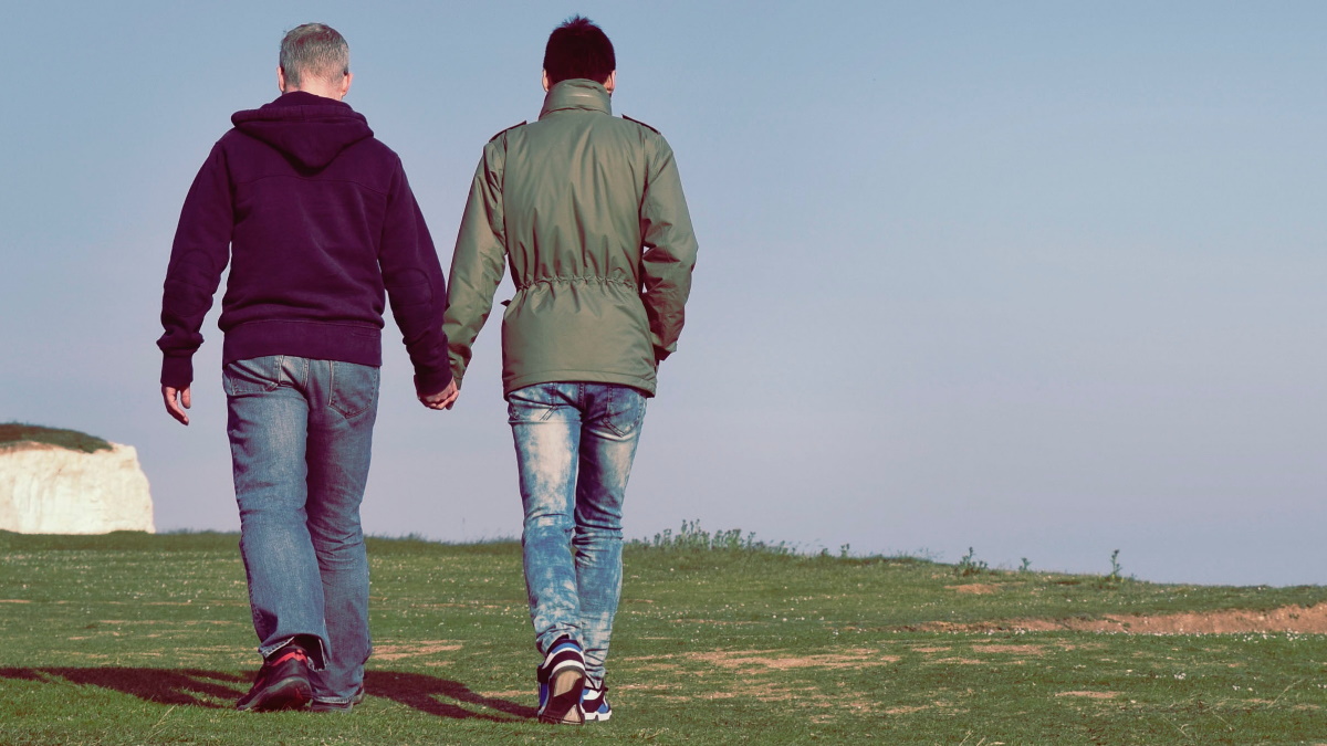 Teólogos se oponen a rechazo del Vaticano de bendecir las uniones entre homosexuales