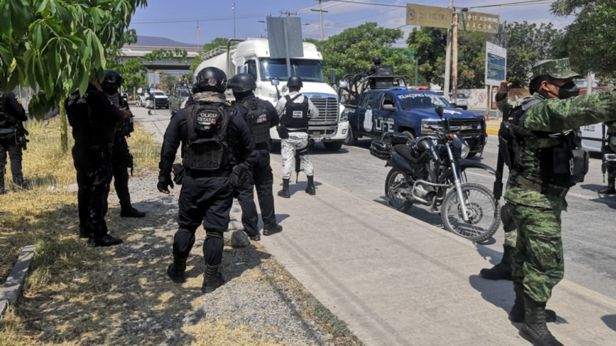 Guardia Nacional y policías estatales asumen tareas de seguridad en Iguala, Guerrero