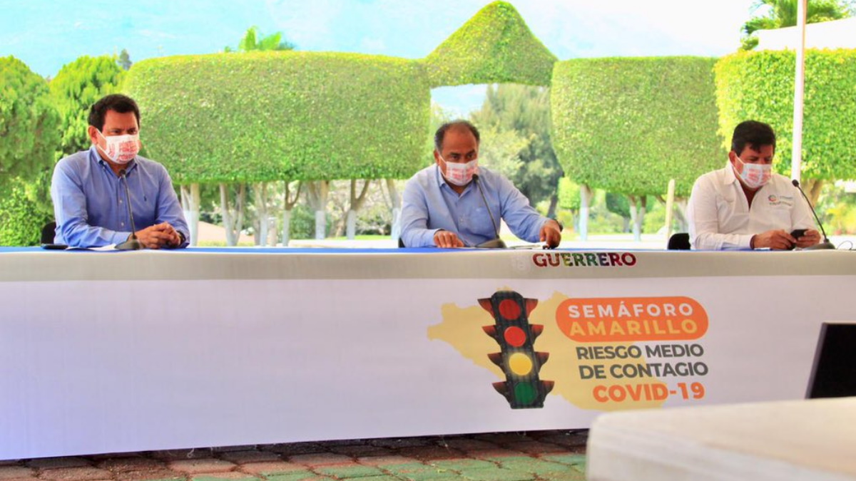 Acuerdan Héctor Astudillo y autoridades intensificar operativos de seguridad y contra la pandemia en Guerrero