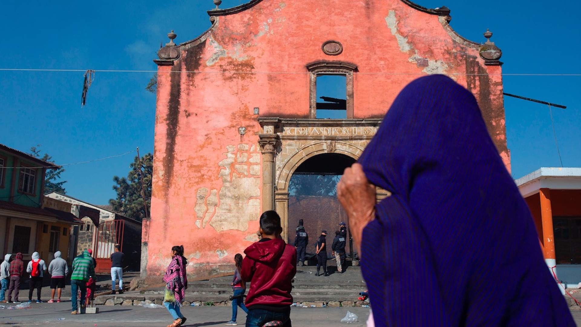 FGR inicia investigación por incendio de capilla de Santiago Apóstol en Paracho, Michoacán