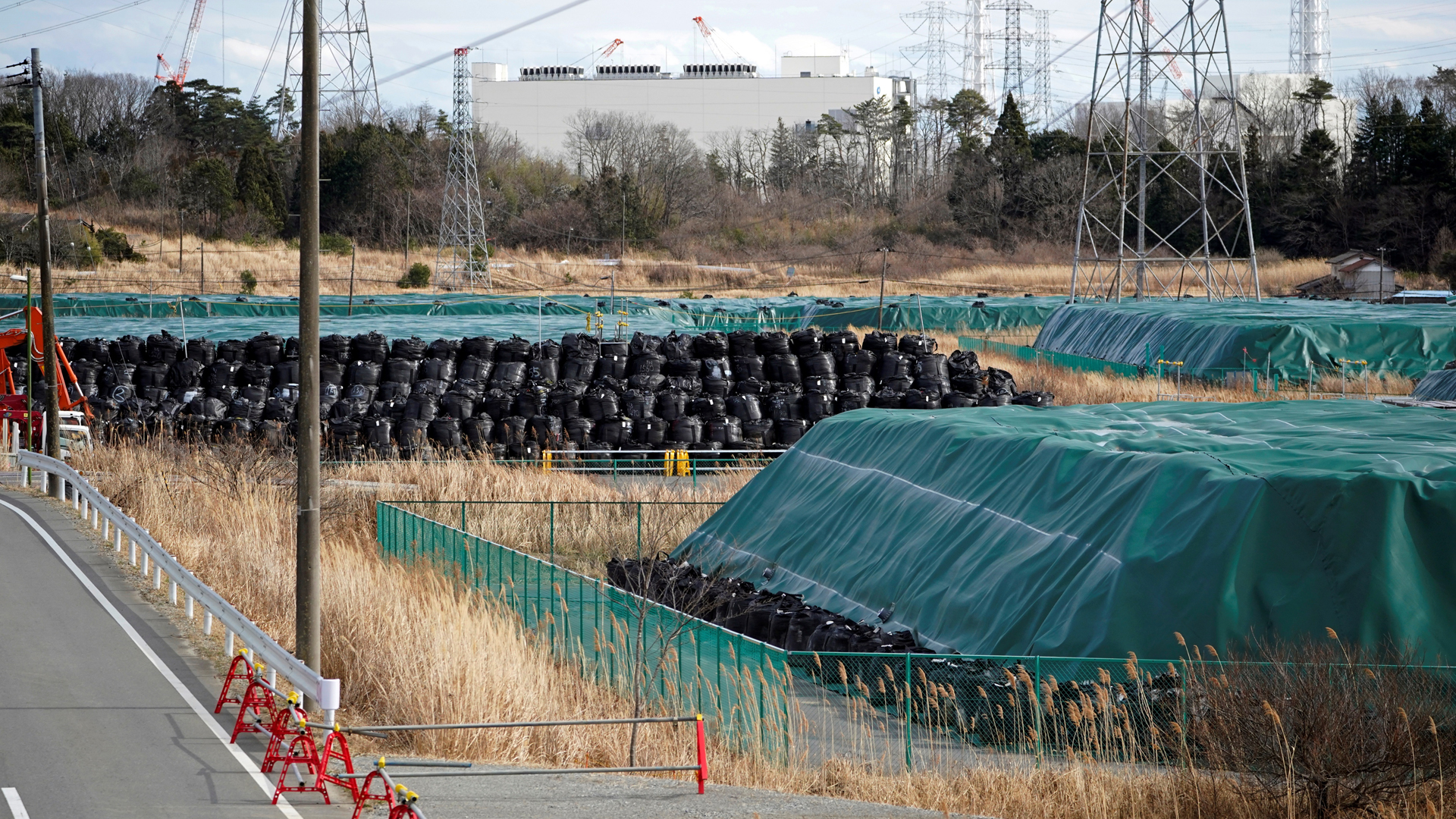 Los pasos hacia la recuperación 10 años después del accidente de Fukushima - labores-por-accidente-en-fukushima