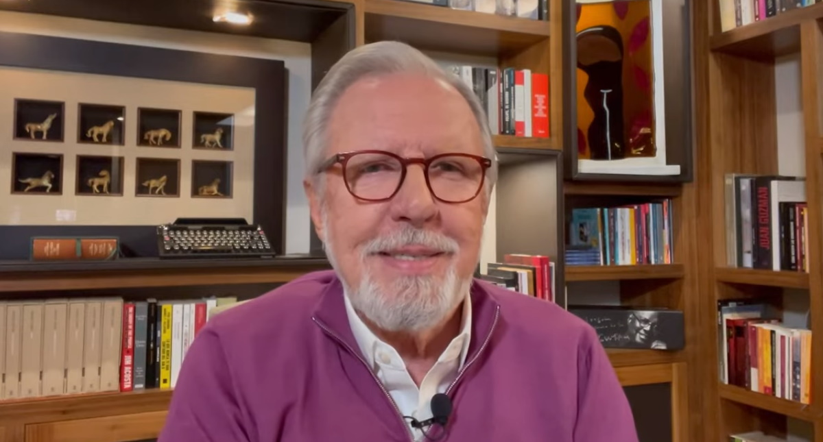 ¡Las noticias! Sugieren dejar la valla de Palacio Nacional como monumento a víctimas de feminicidio