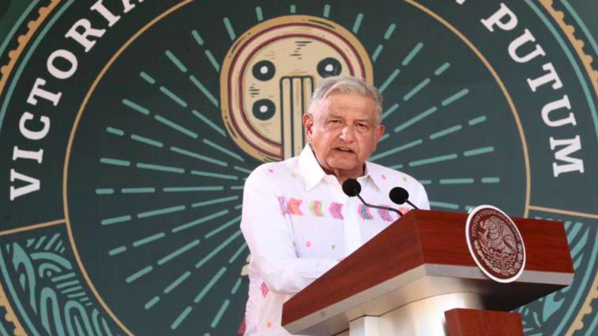 “Racismo y clasismo persisten en México”: AMLO recuerda burla de Lorenzo Córdova a indígenas