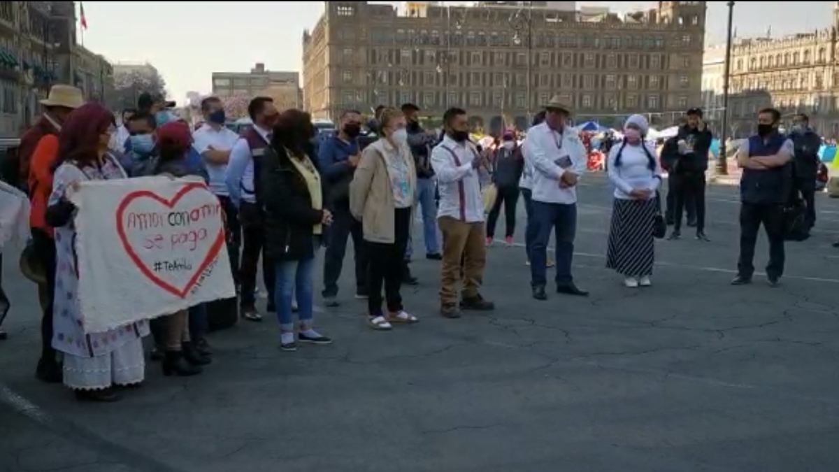 #Video Protestan en el Zócalo contra candidatura de Mónica Rangel en SLP