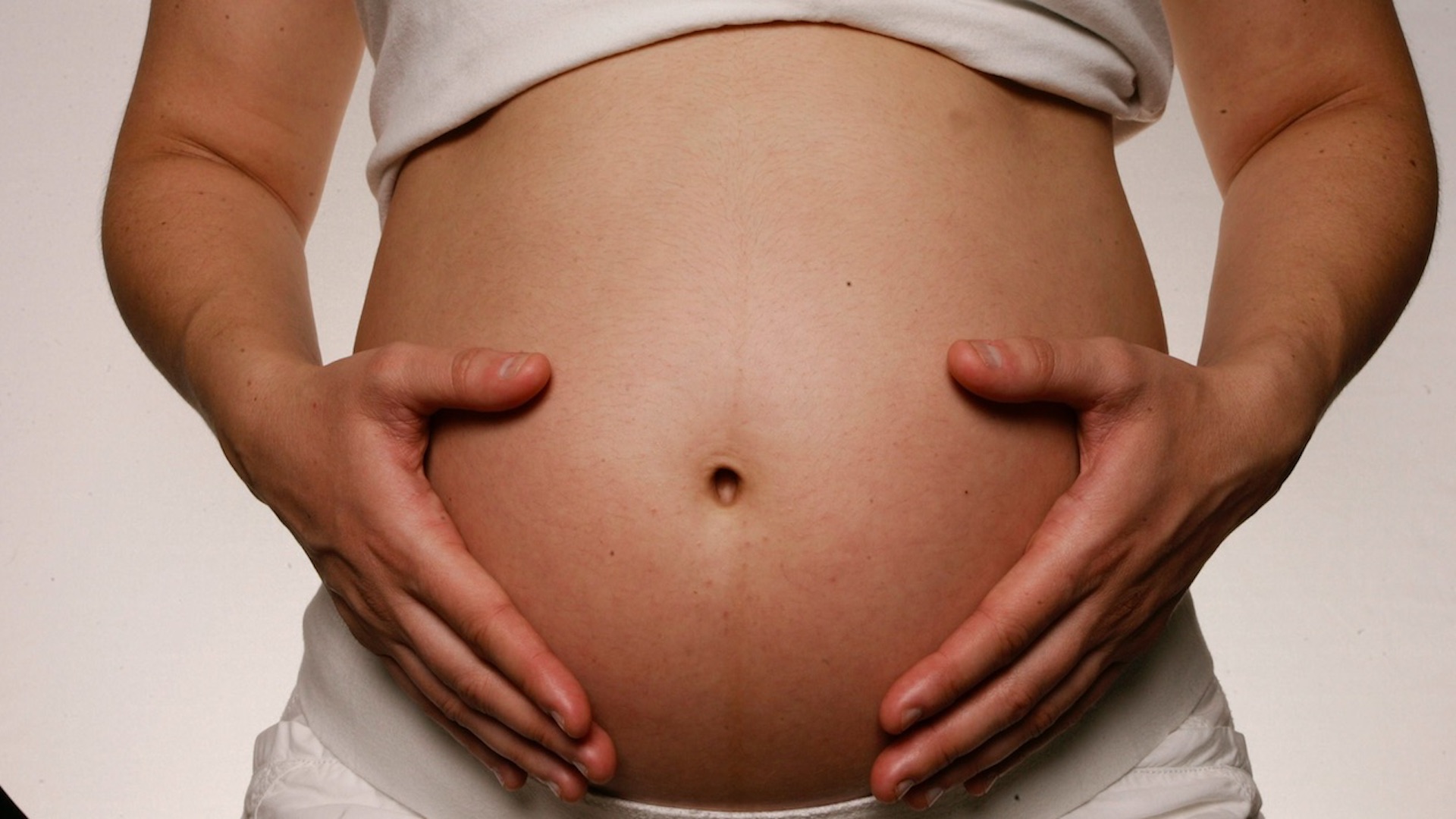 Mujeres embarazadas tienen mayor riesgo de tener una forma grave de COVID-19 Mujeres embarazadas tienen mayor riesgo de tener una forma grave de COVID-19