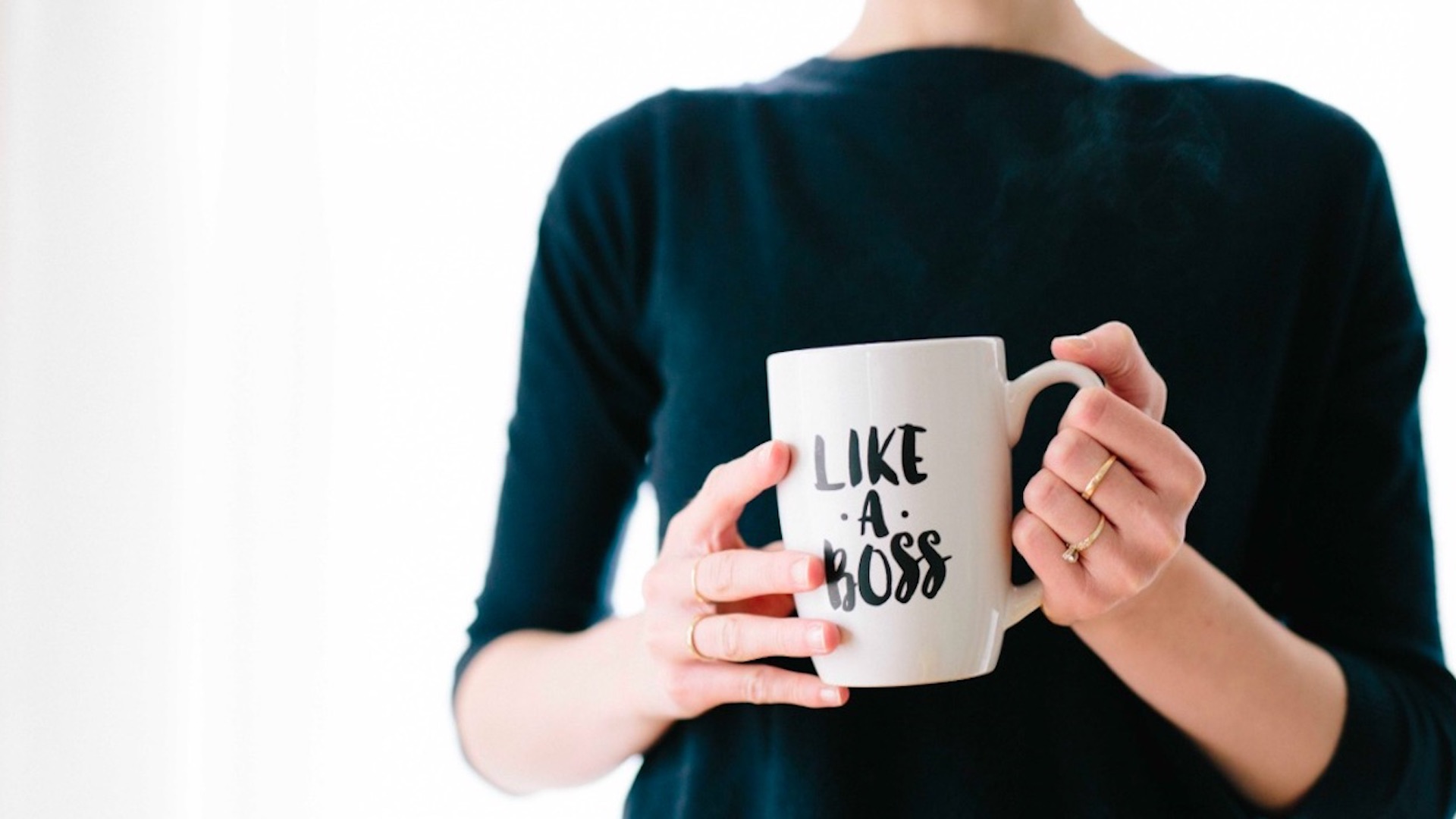 Lanza Facebook la iniciativa #CómpralesAEllas