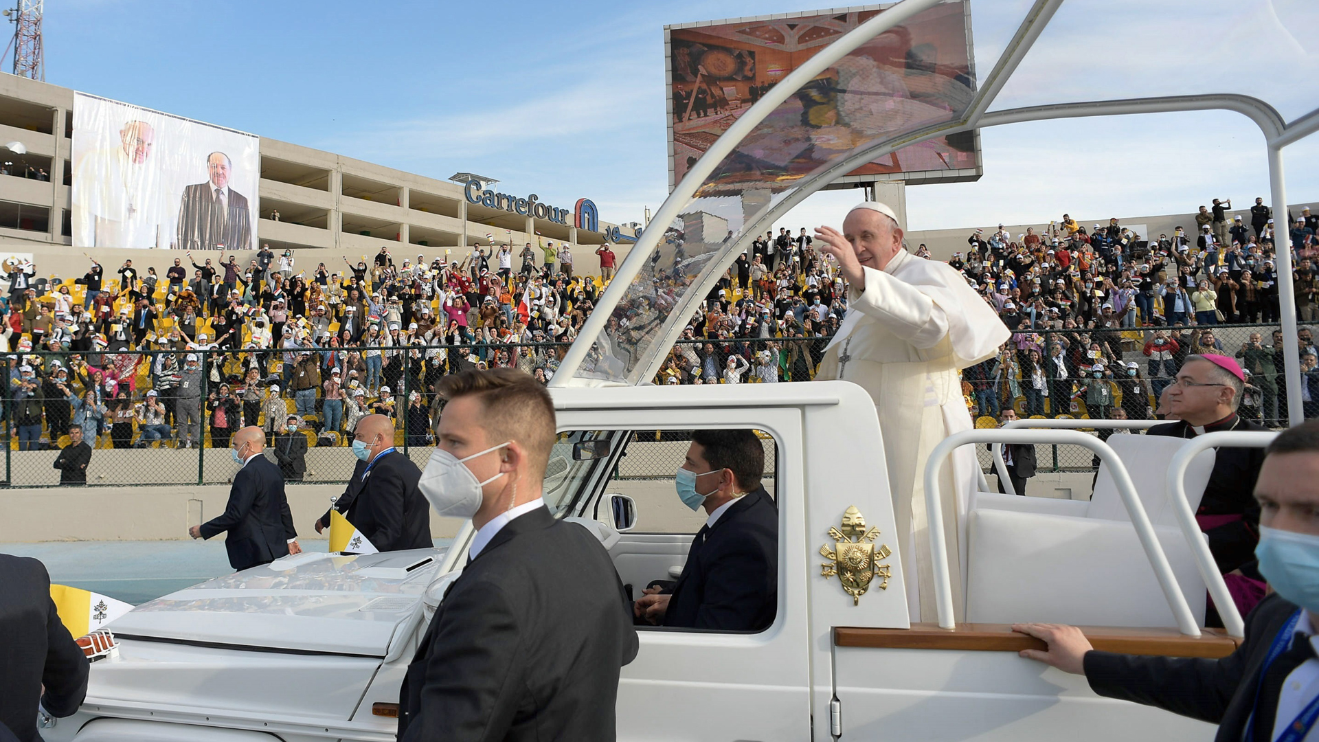 Papa Francisco afirma que viajó a Irak tras pensarlo mucho y conociendo los riesgos