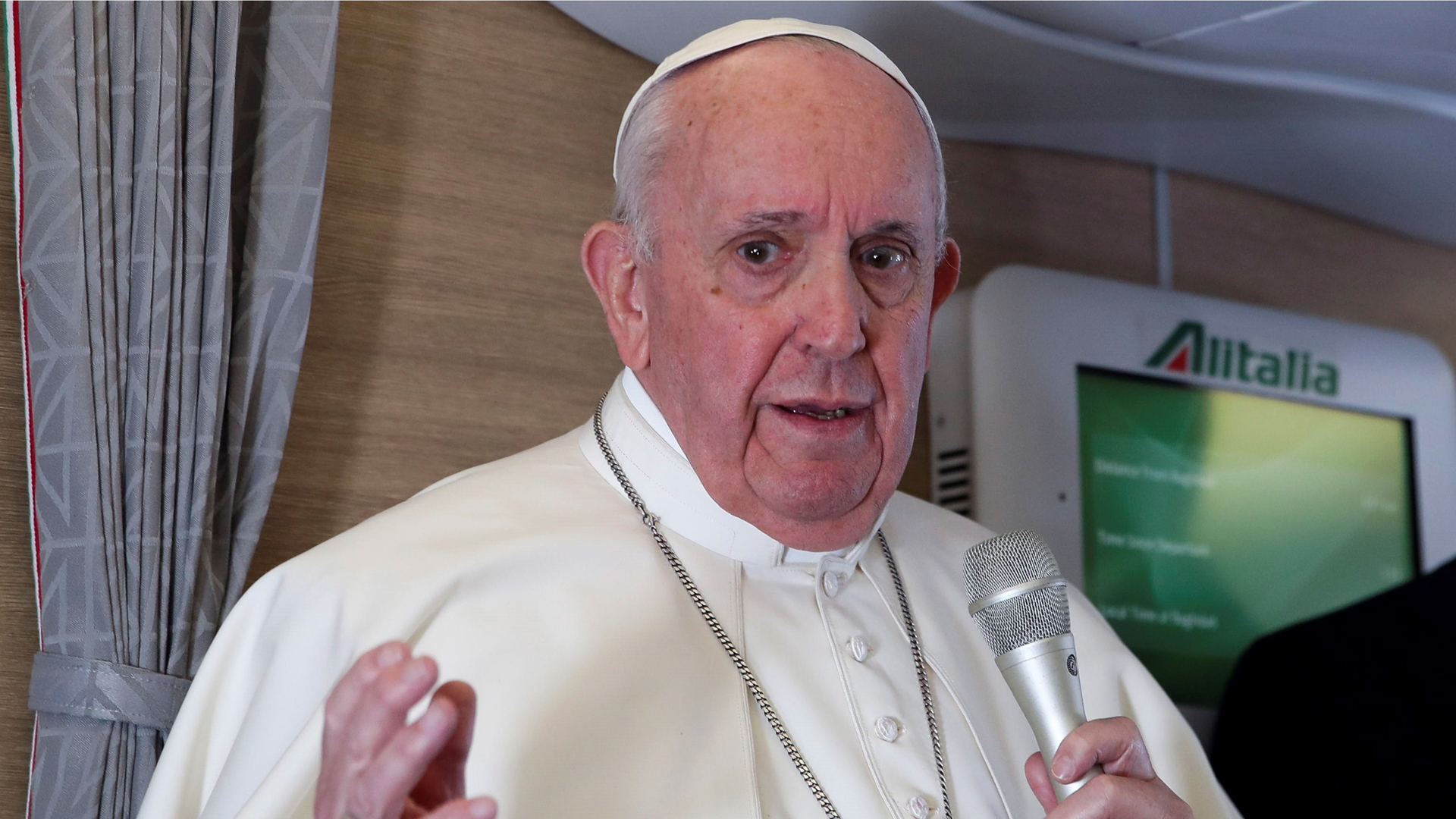 Papa Francisco asegura que “las mujeres llevan adelante la historia”