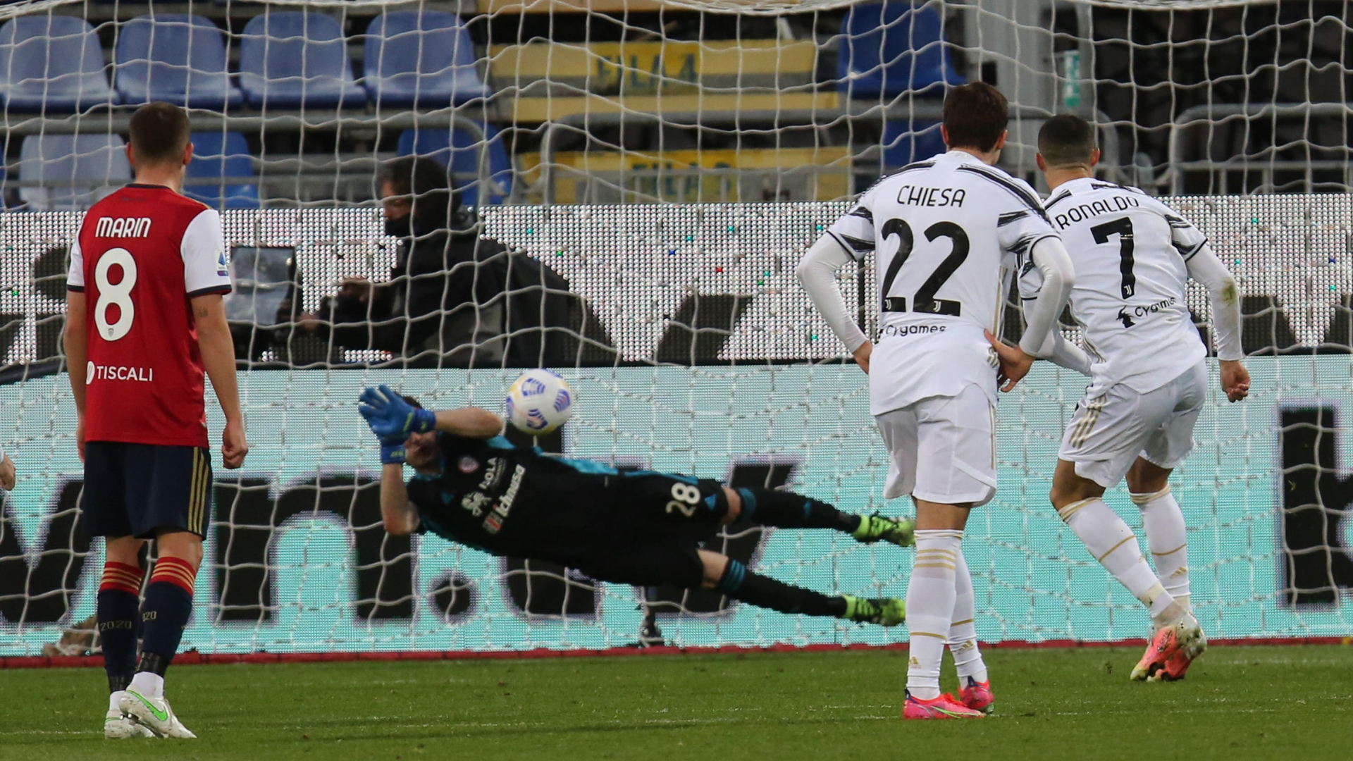 Juventus aplasta al Cagliari con triplete de Cristiano Ronaldo