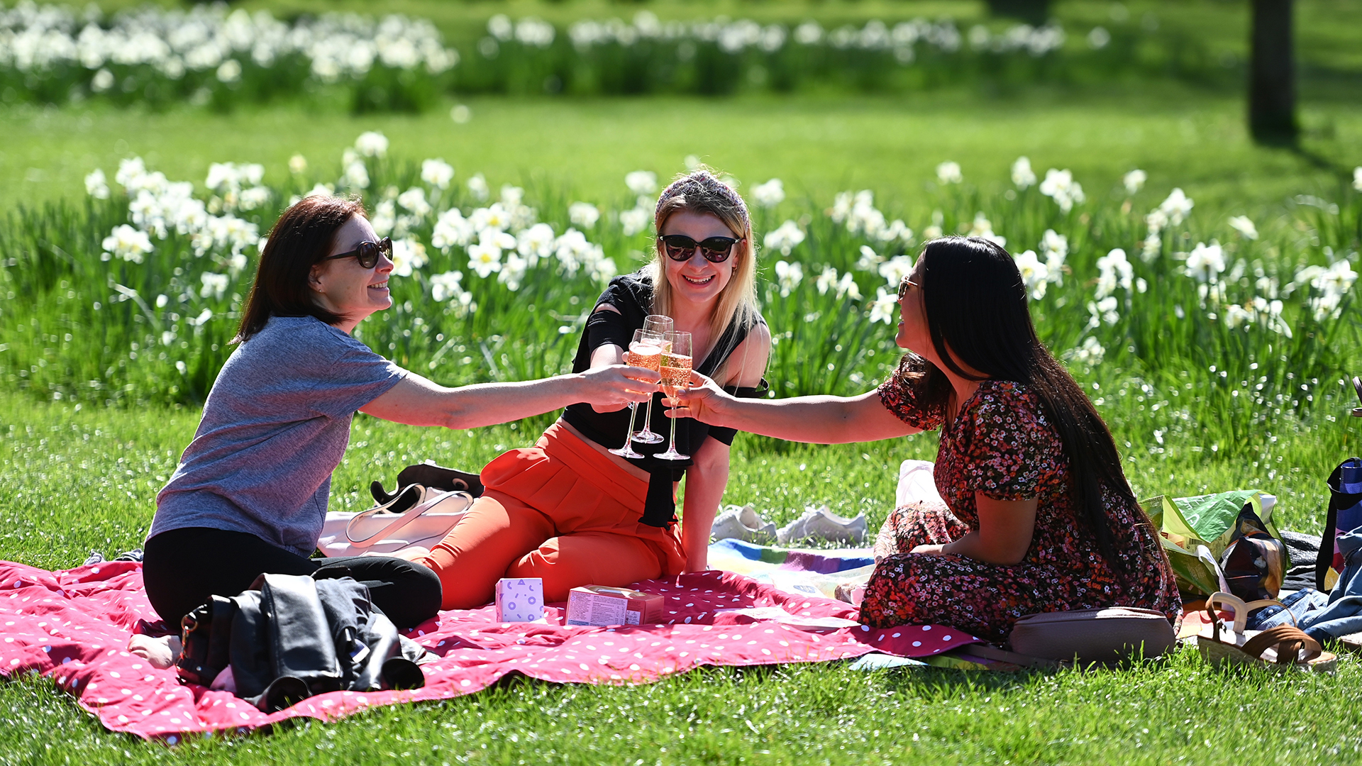 Londres reporta cero muertes por COVID-19 mientras avanza desconfinamiento en Inglaterra