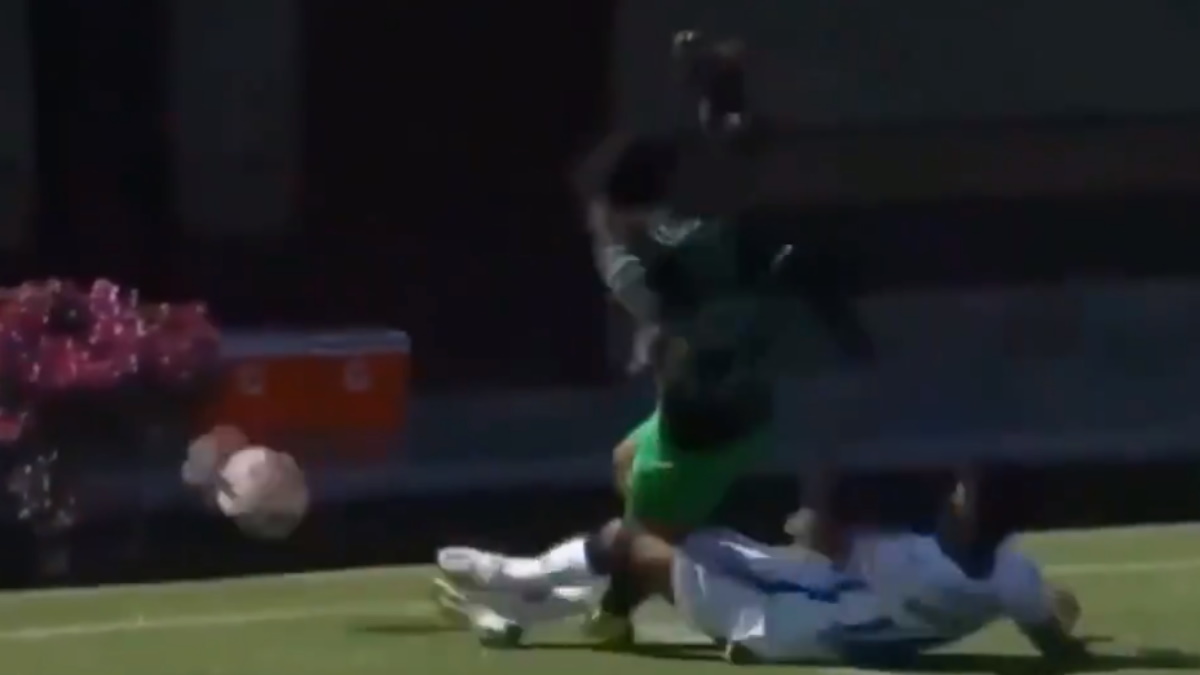 #Video Aparatosa lesión de delantero de Santos Sub 20 en partido ante Pumas