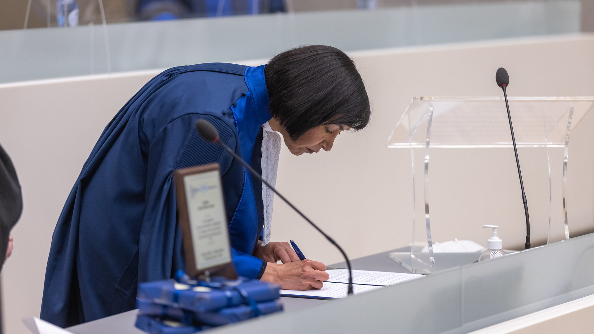 Embajadora Socorro Flores realiza juramento como magistrada de Corte Penal Internacional - socorro-flores-al-tomar-juramento-como-magistrada-de-la-cpi