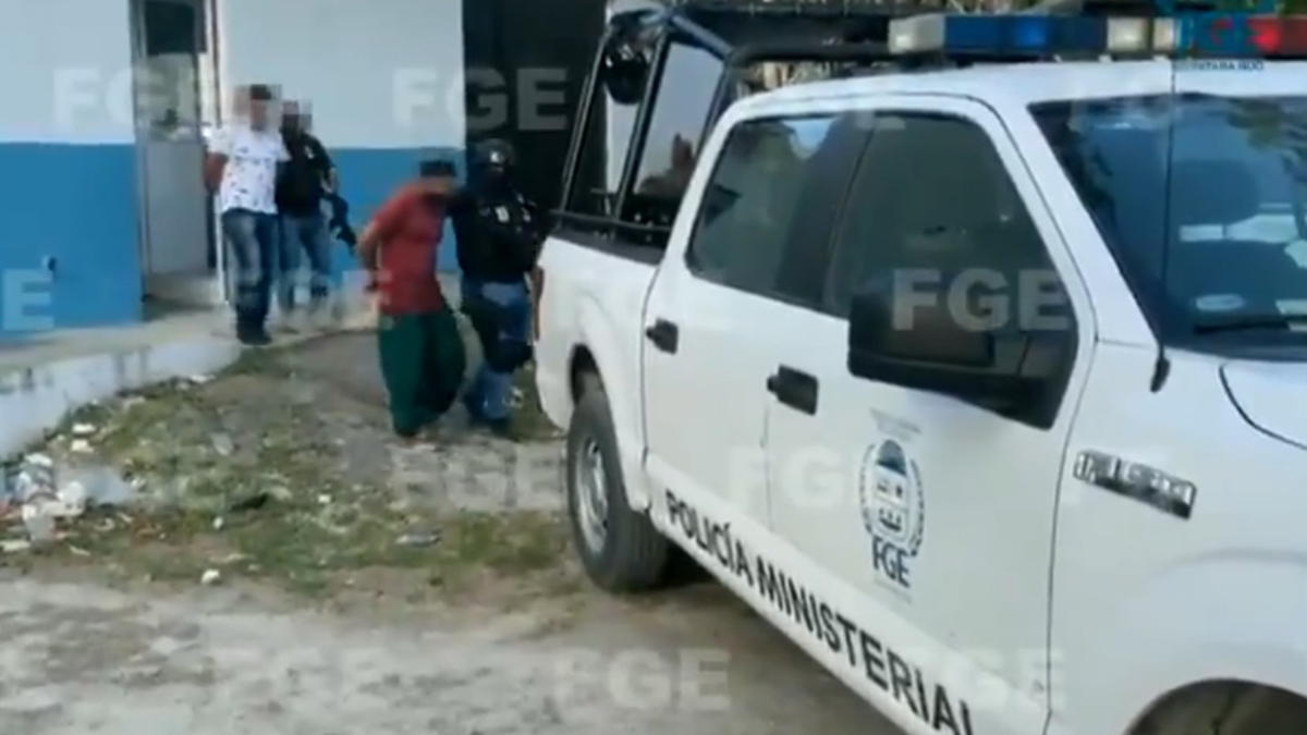 #Video Trasladan a la cárcel a policías de Tulum que asesinaron a Victoria Esperanza