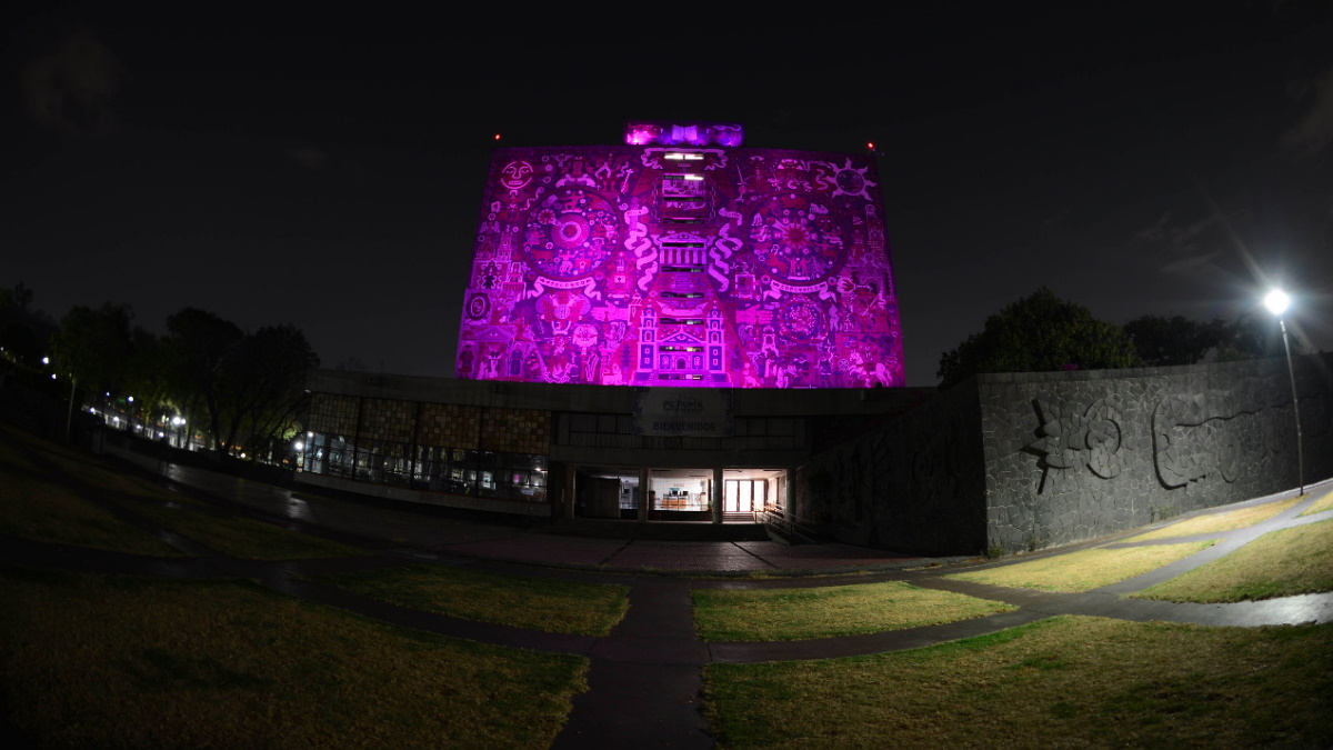 Biblioteca Central de CU se ilumina de morado por el Día Internacional de la Mujer - unam-8-de-marzo-mujeres-luz
