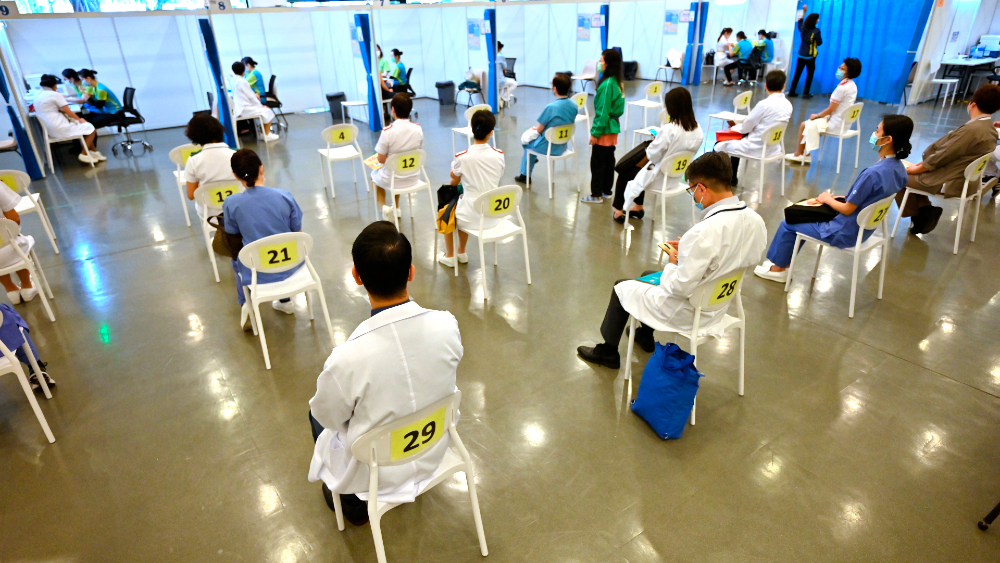 Cerca de 65 millones de chinos ya han recibido la vacuna contra COVID-19