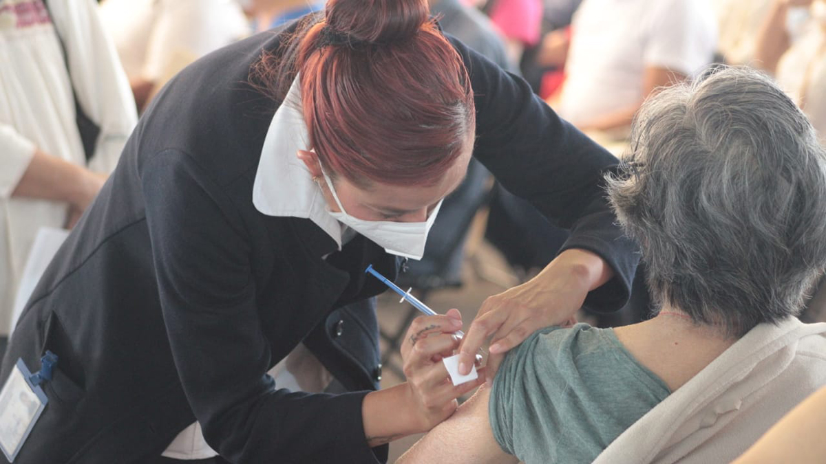 Arranca vacunación de adultos mayores en Coyoacán y Tlalpan