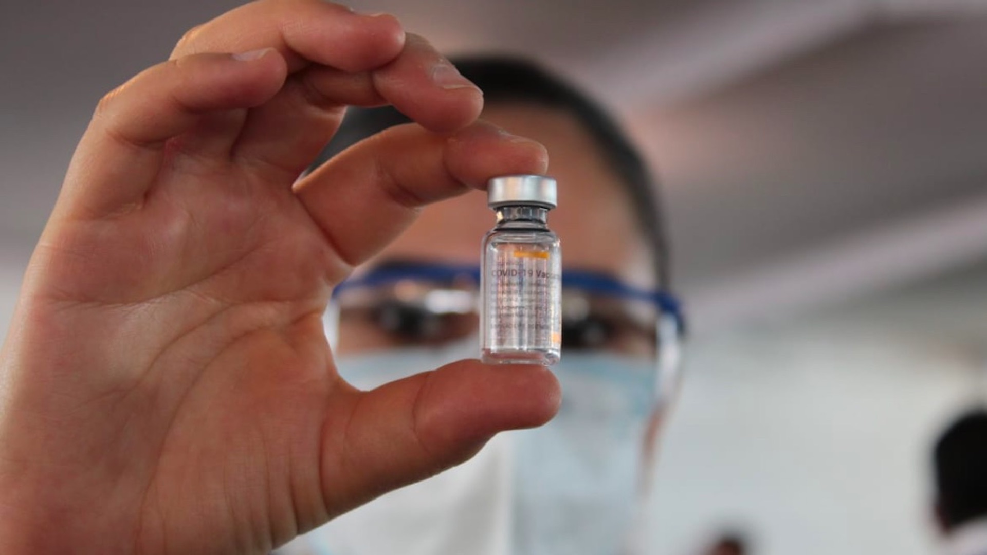 Países ricos acaparan vacunas contra COVID-19; tienen excedente de mil 200 millones de dosis