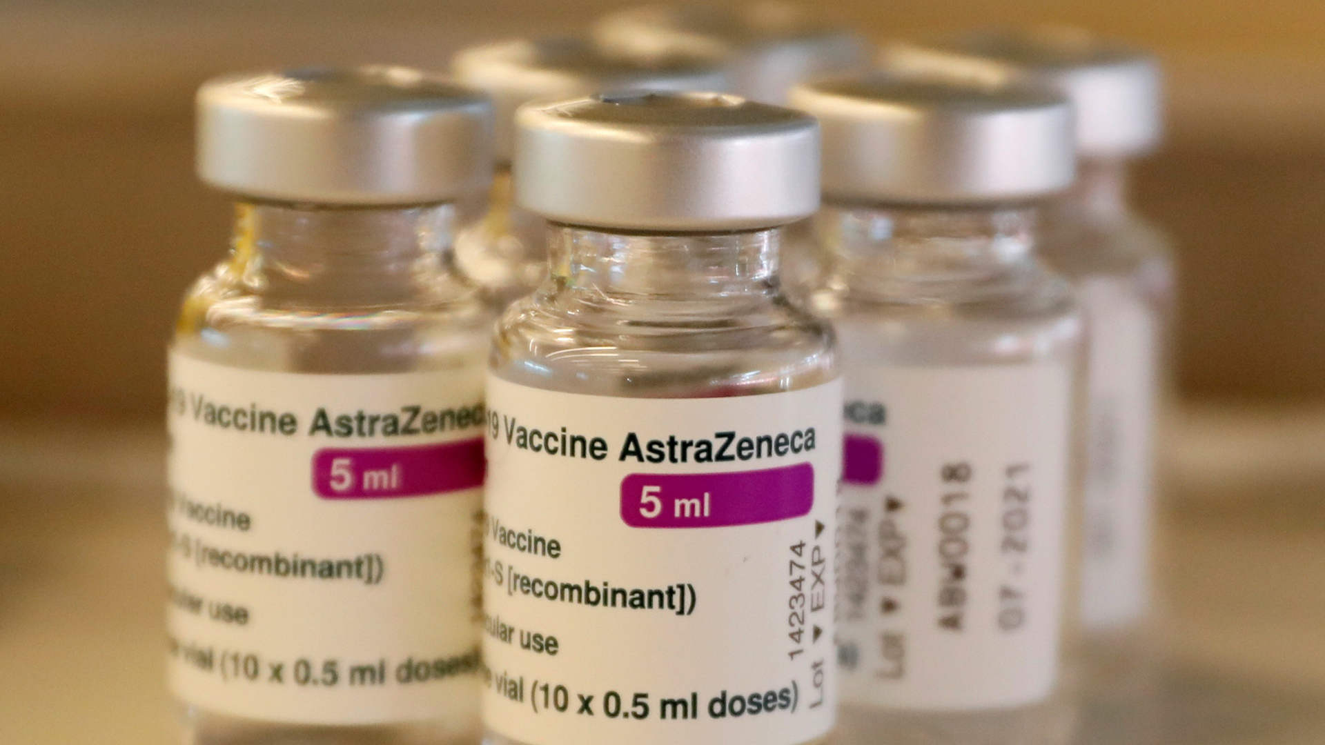 Agencia Europea del Medicamento confirma ‘posible vinculo’ de vacuna de AstraZeneca con casos raros de coágulos