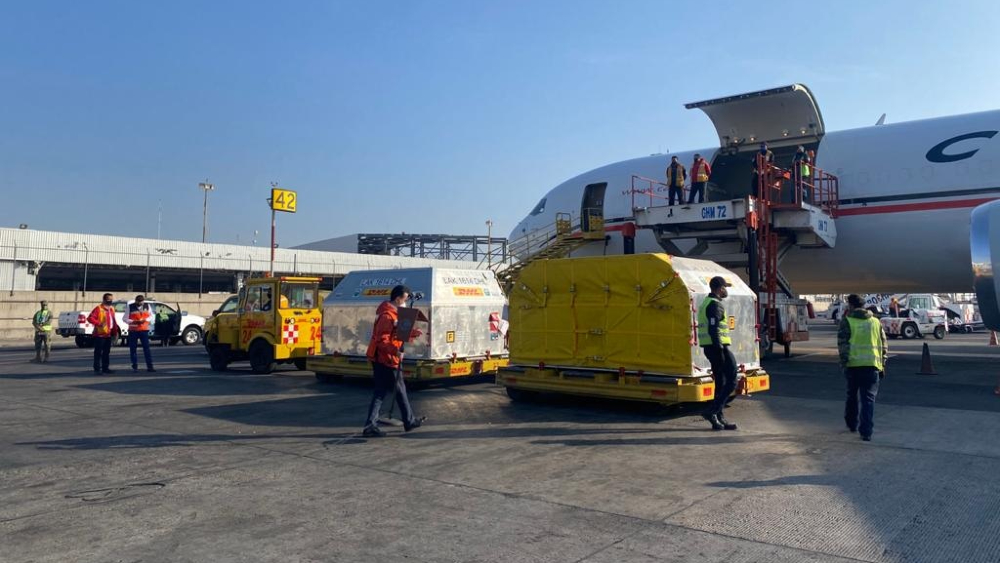 Llega a México nuevo lote con más de 667 mil vacunas de Pfizer