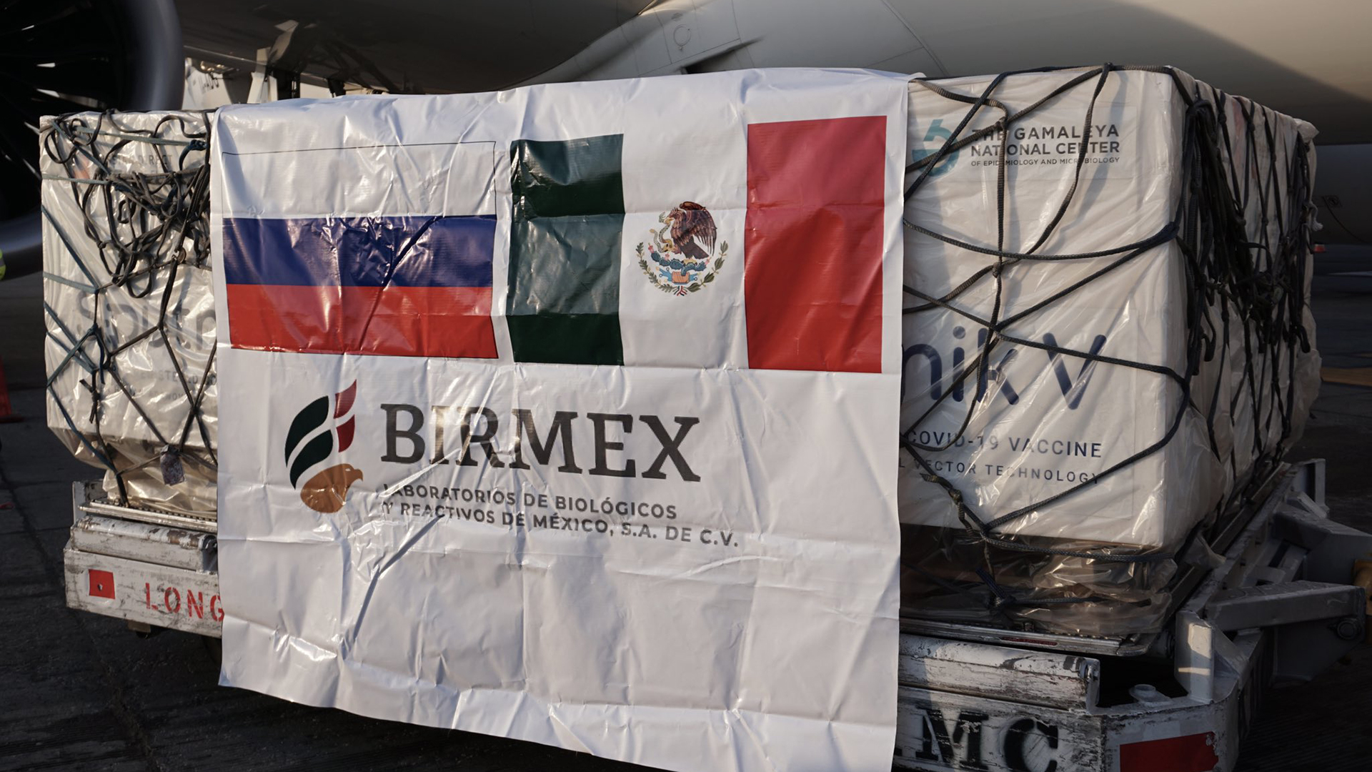 Llegan a México 500 mil vacunas Sputnik V contra COVID-19 Llegan a México 500 mil vacunas Sputnik V contra COVID-19