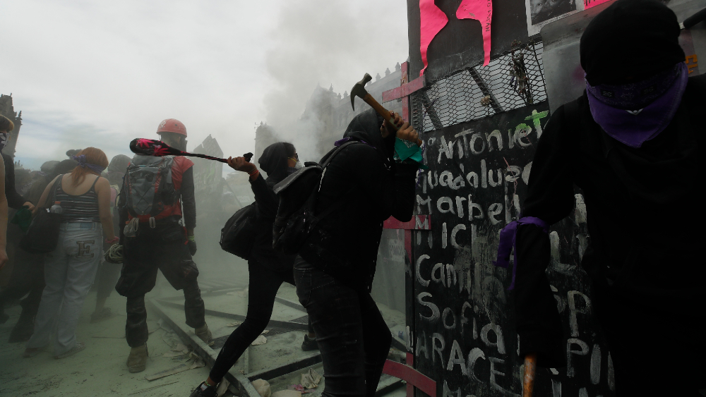 No se cayó en la trampa de la violencia y la provocación: AMO tras manifestaciones por el 8M