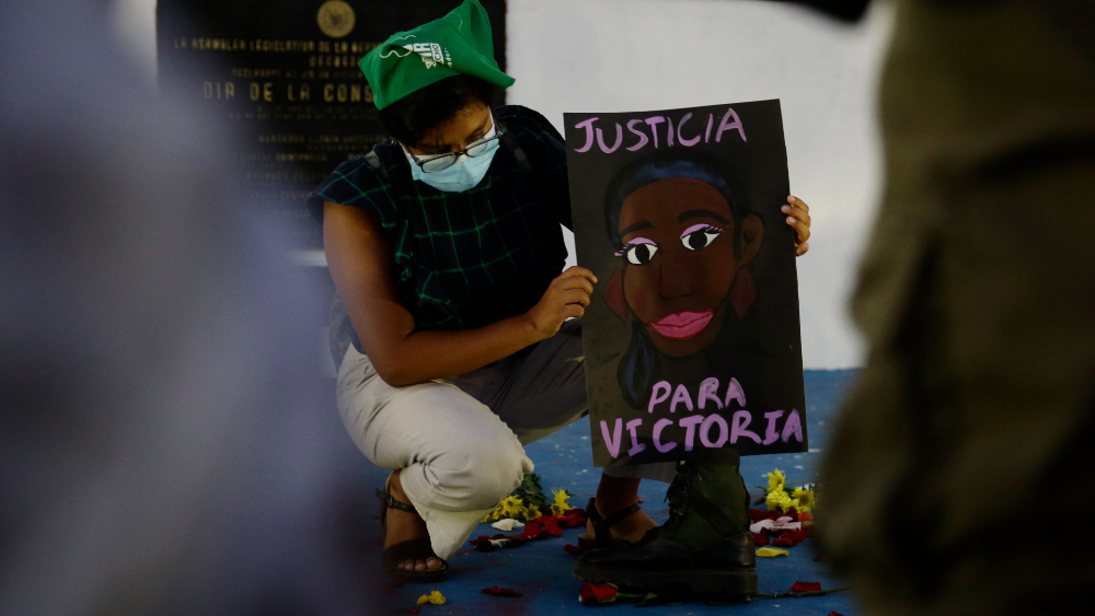 Mujeres son vulneradas en todas las caras de la migración: Eunice Rendón