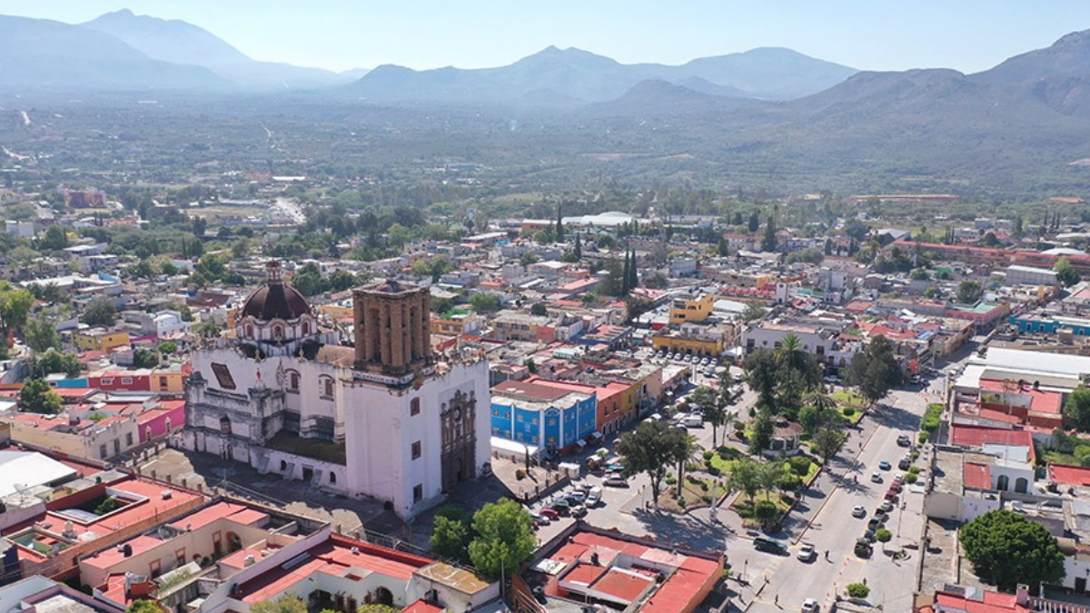 Exalcalde de Zimapan es vinculado a proceso, pero se desmaya y se fuga en ambulancia