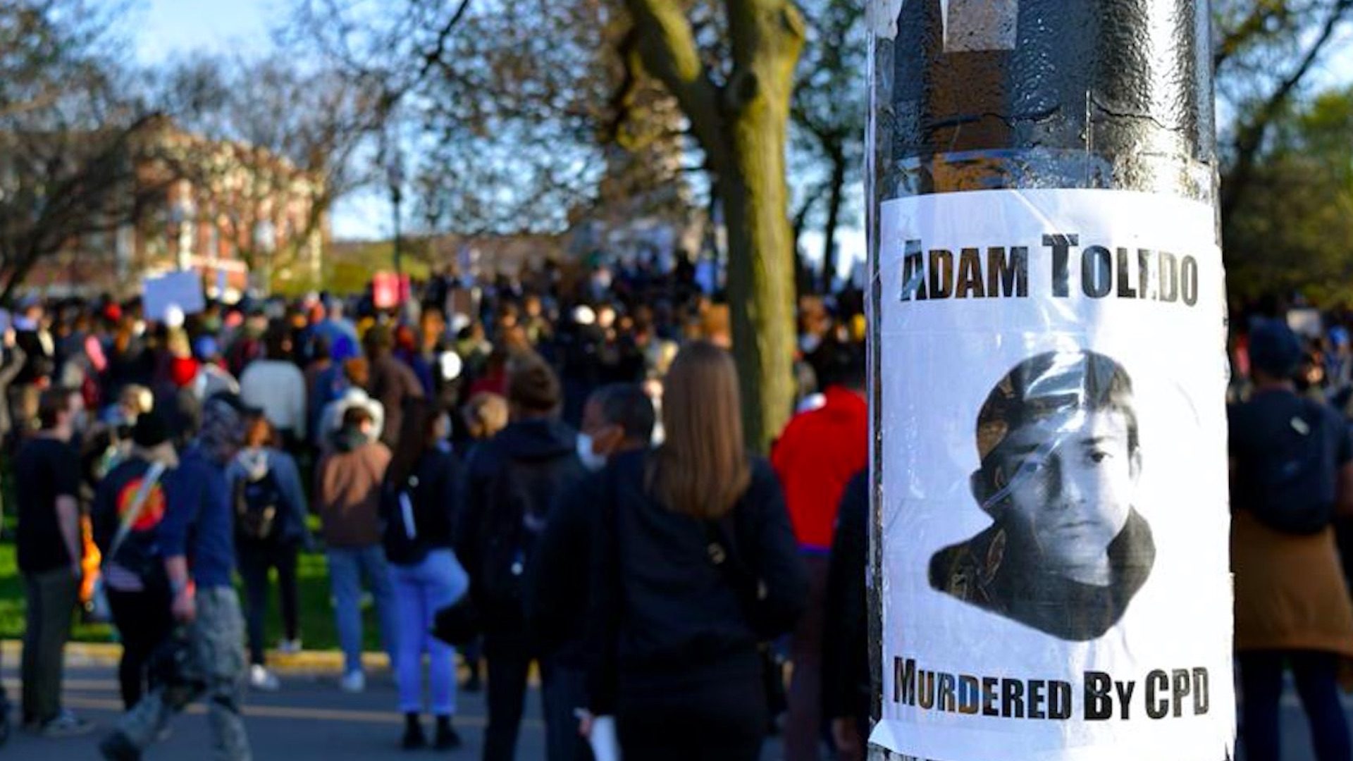 Protestan en Chicago por asesinato del menor de 13 años Adam Toledo