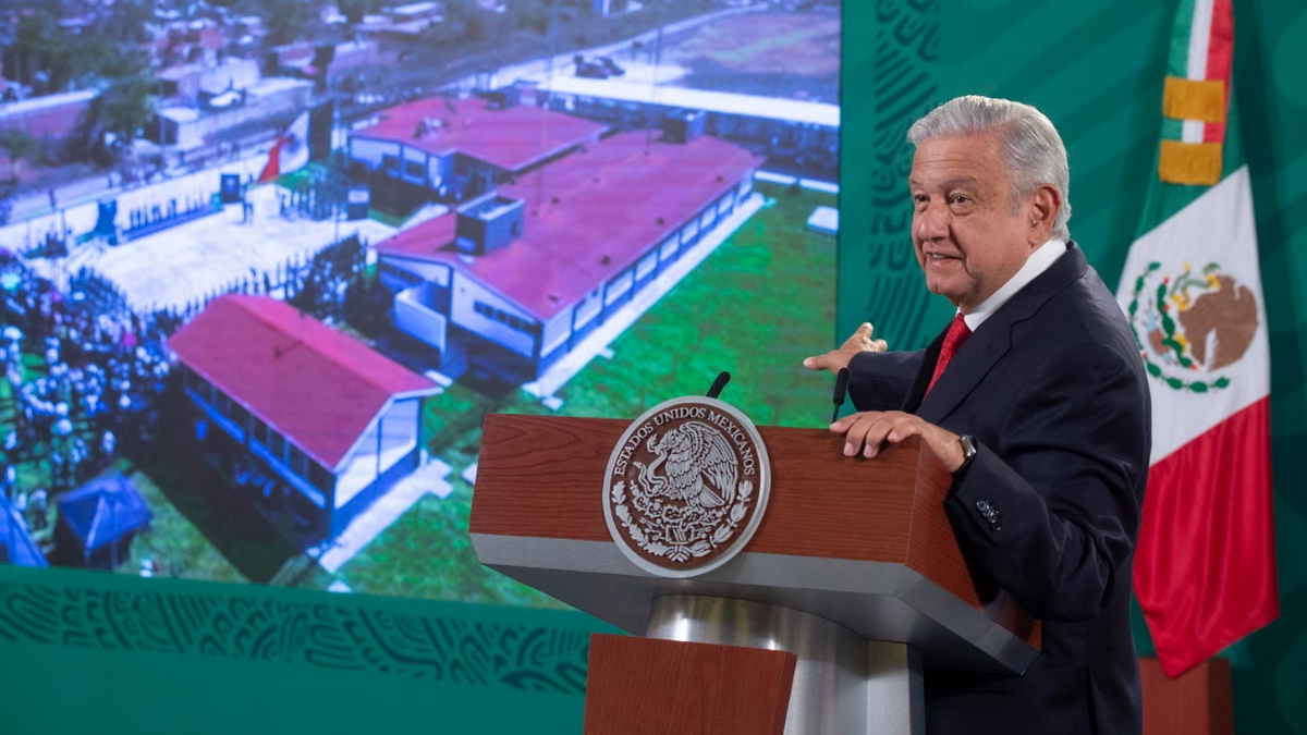 Advierte INE que sancionará a AMLO si continúa con difusión de logros