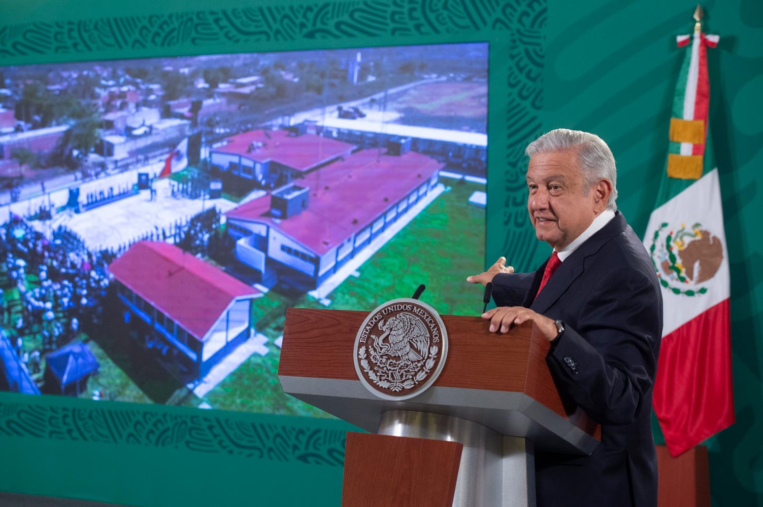 AMLO condena el caso del diputado de Morena, Benjamín Huerta; conferencia (23-04-2021)