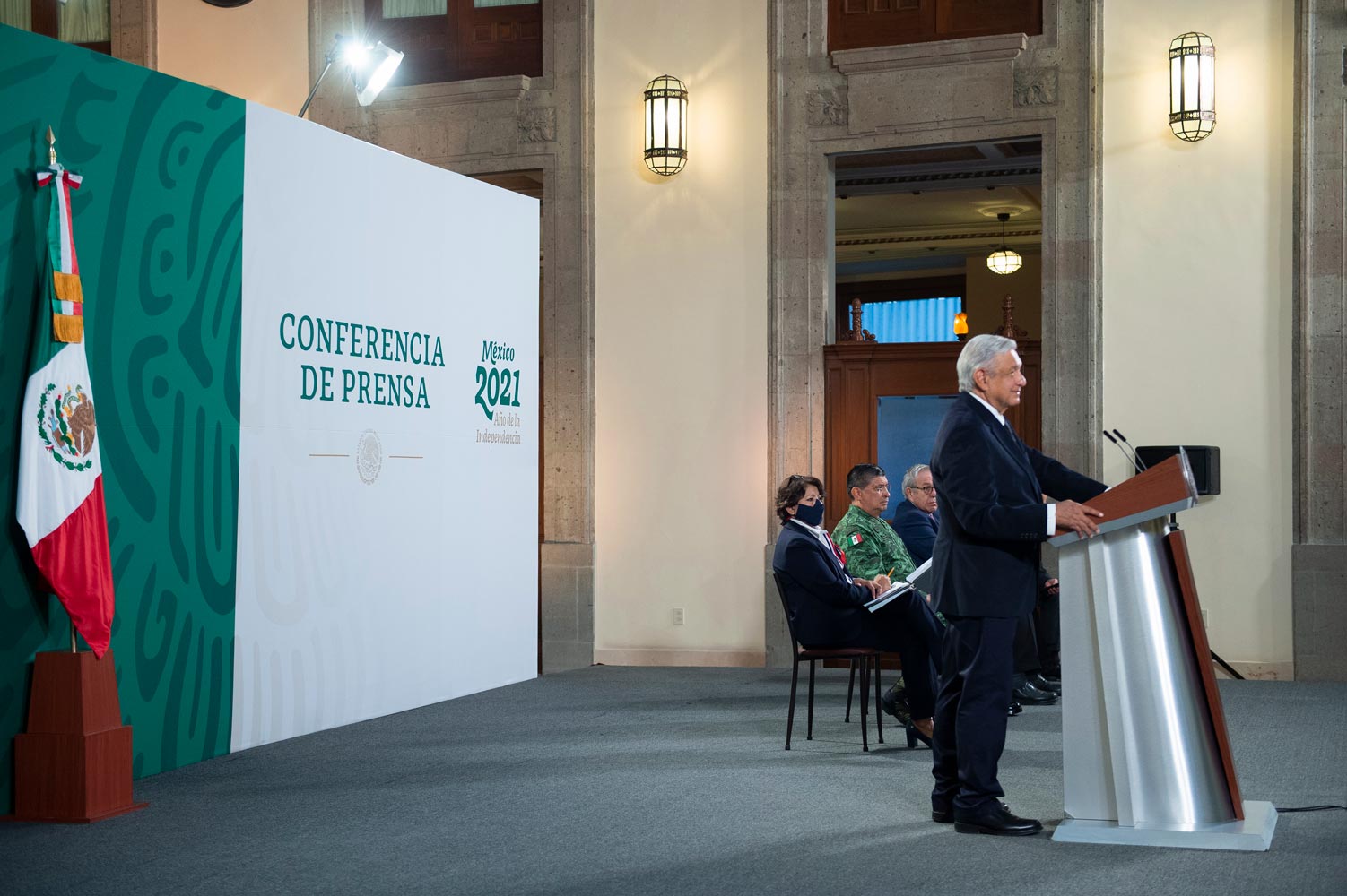 No desaparecerá el INE, asegura AMLO; “hay que buscar que sea profesional, imparcial, recto”. Conferencia (19-04-2021)