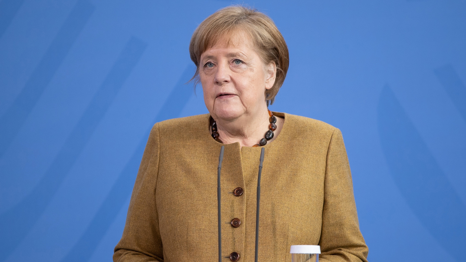 Angela Merkel recibe la primera dosis de la vacuna de AstraZeneca Angela Merkel recibe la primera dosis de la vacuna de AstraZeneca