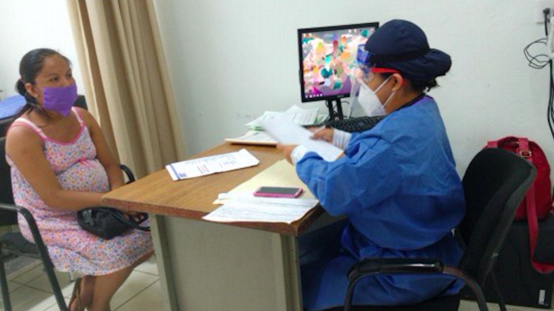 Aumentar la capacidad de atención médica y hospitalaria: tres historias de éxito en tiempos de COVID-19 - atencion-medica