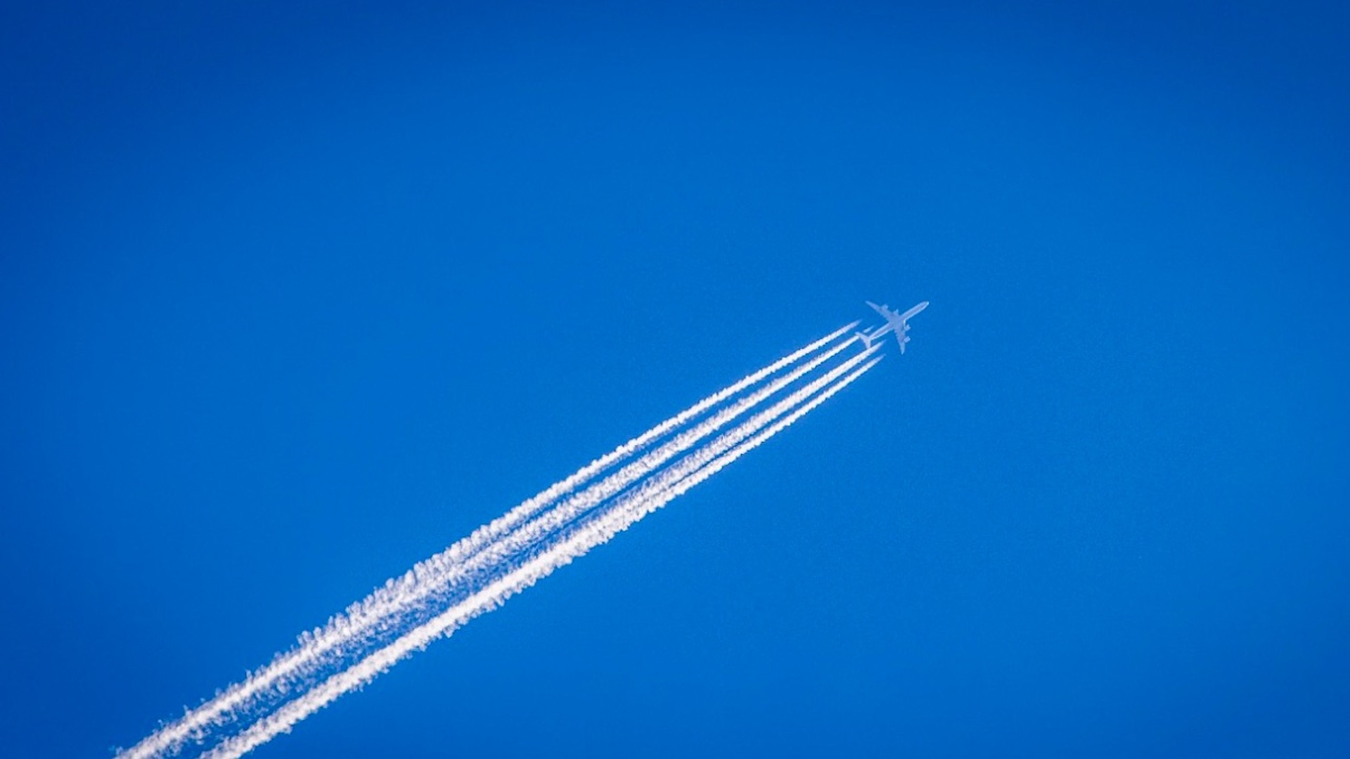 Juez ordena suspensión de rediseño del espacio aéreo del Valle de México