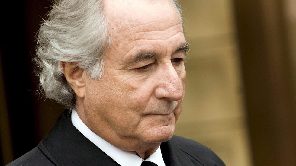 Murió en la cárcel Bernie Madoff, responsable del mayor ...