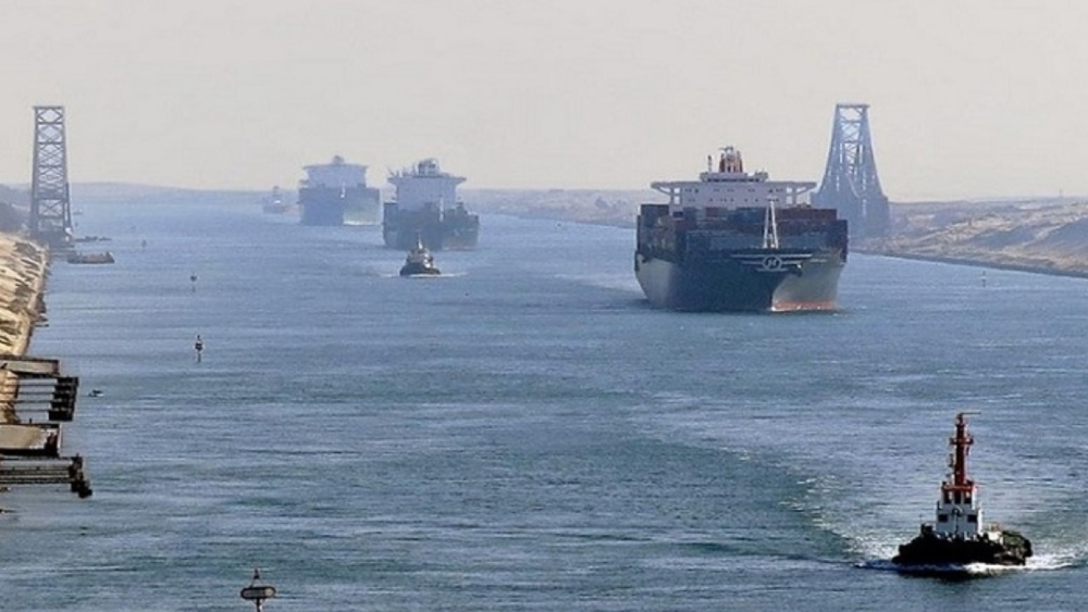 Susto momentáneo en canal de Suez por fallo en el motor de petrolero